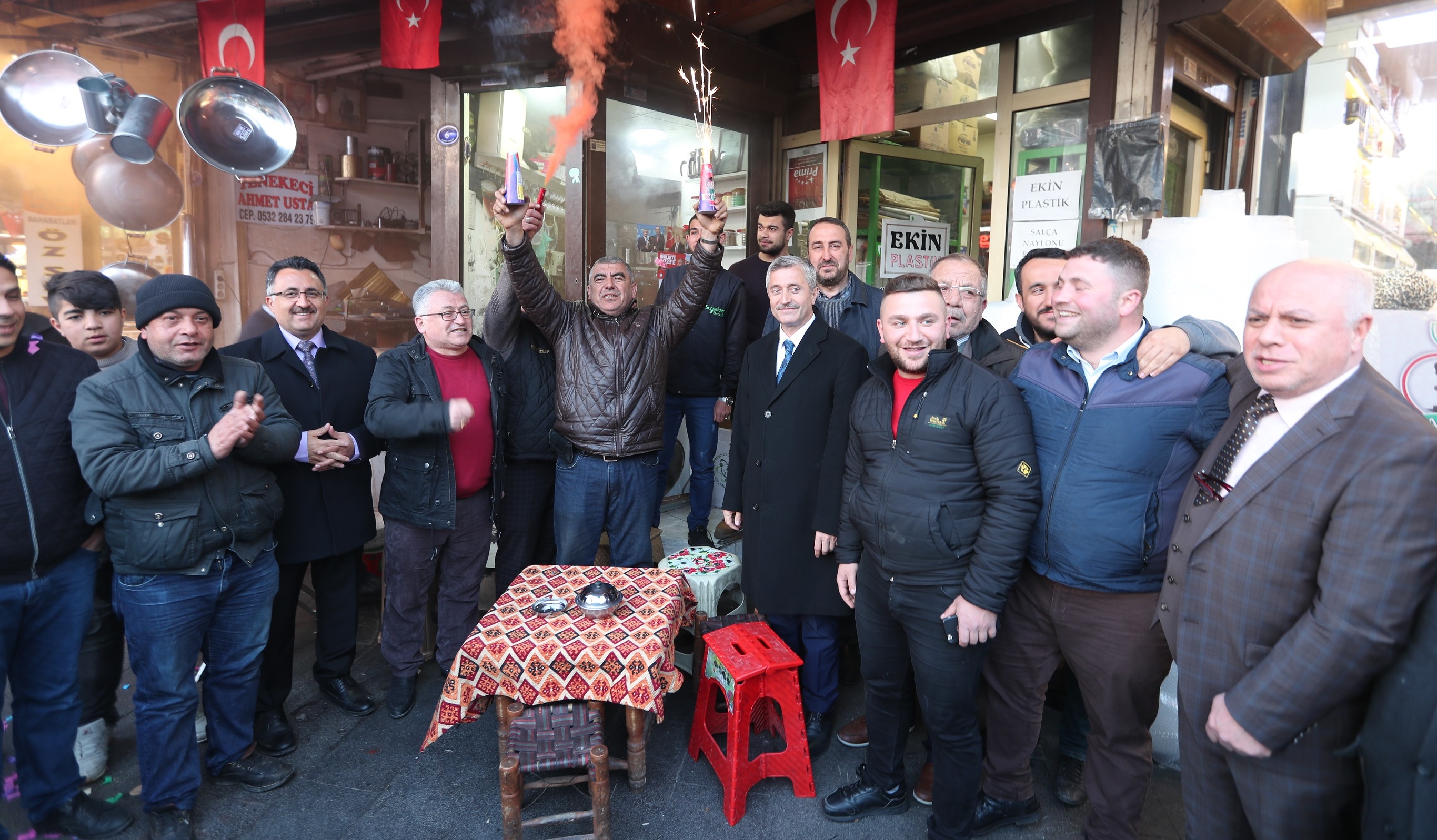 Esnaftan Ba�kan�m�za Sevgi Seli