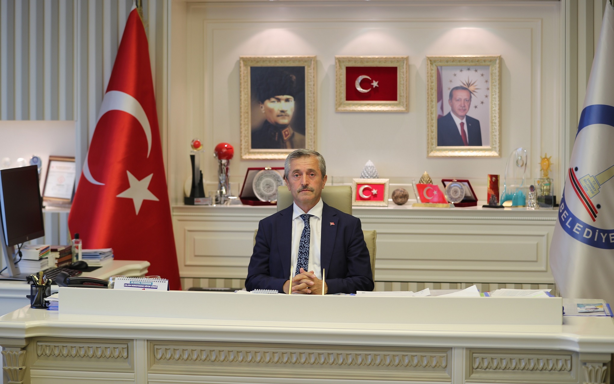 Gazi Mustafa Kemal Atat�rk�� Sayg�yla An�yoruz