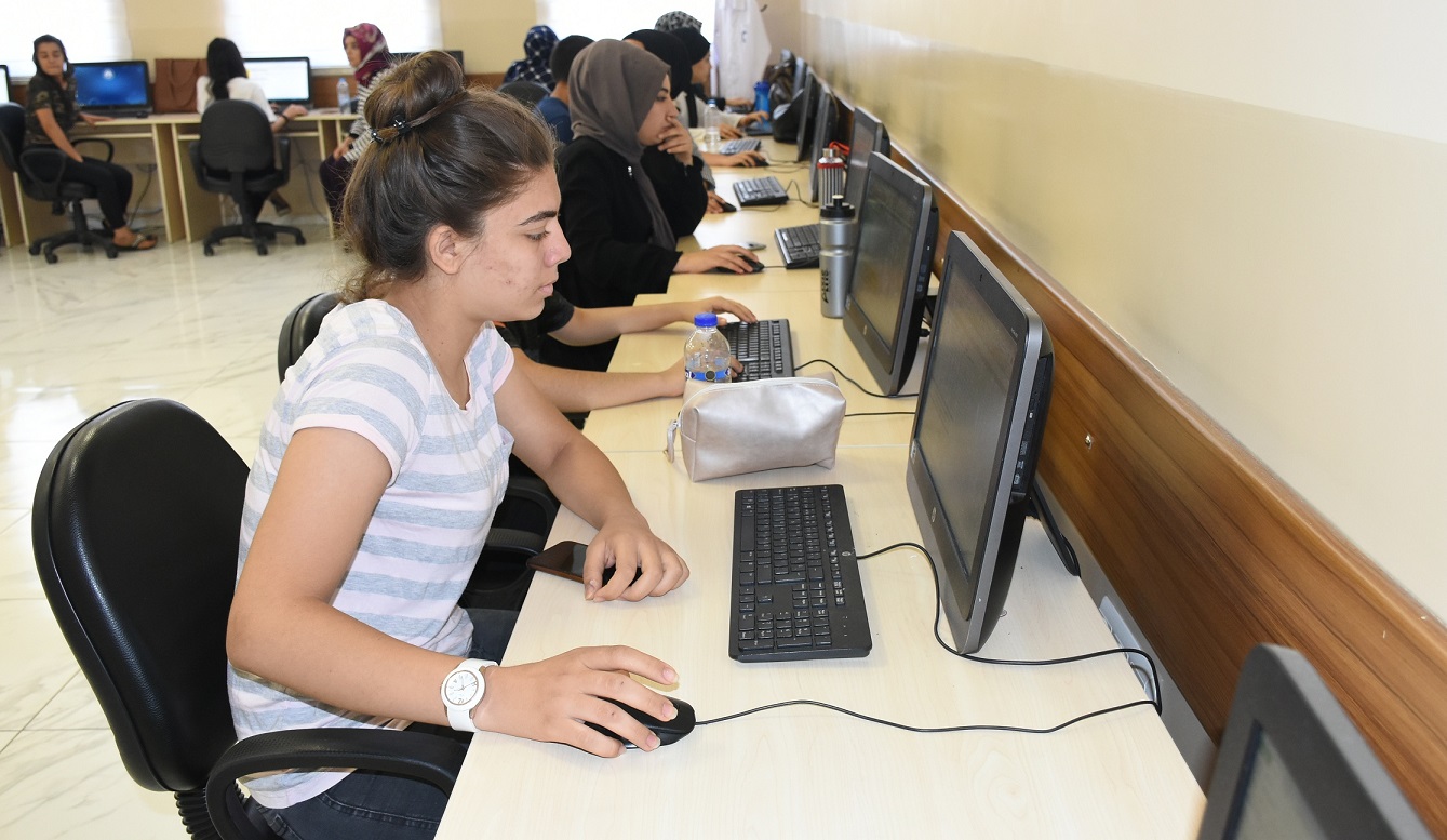 Sosyal Tesislerimizde Bilgisayar E�itimi Al�yorlar