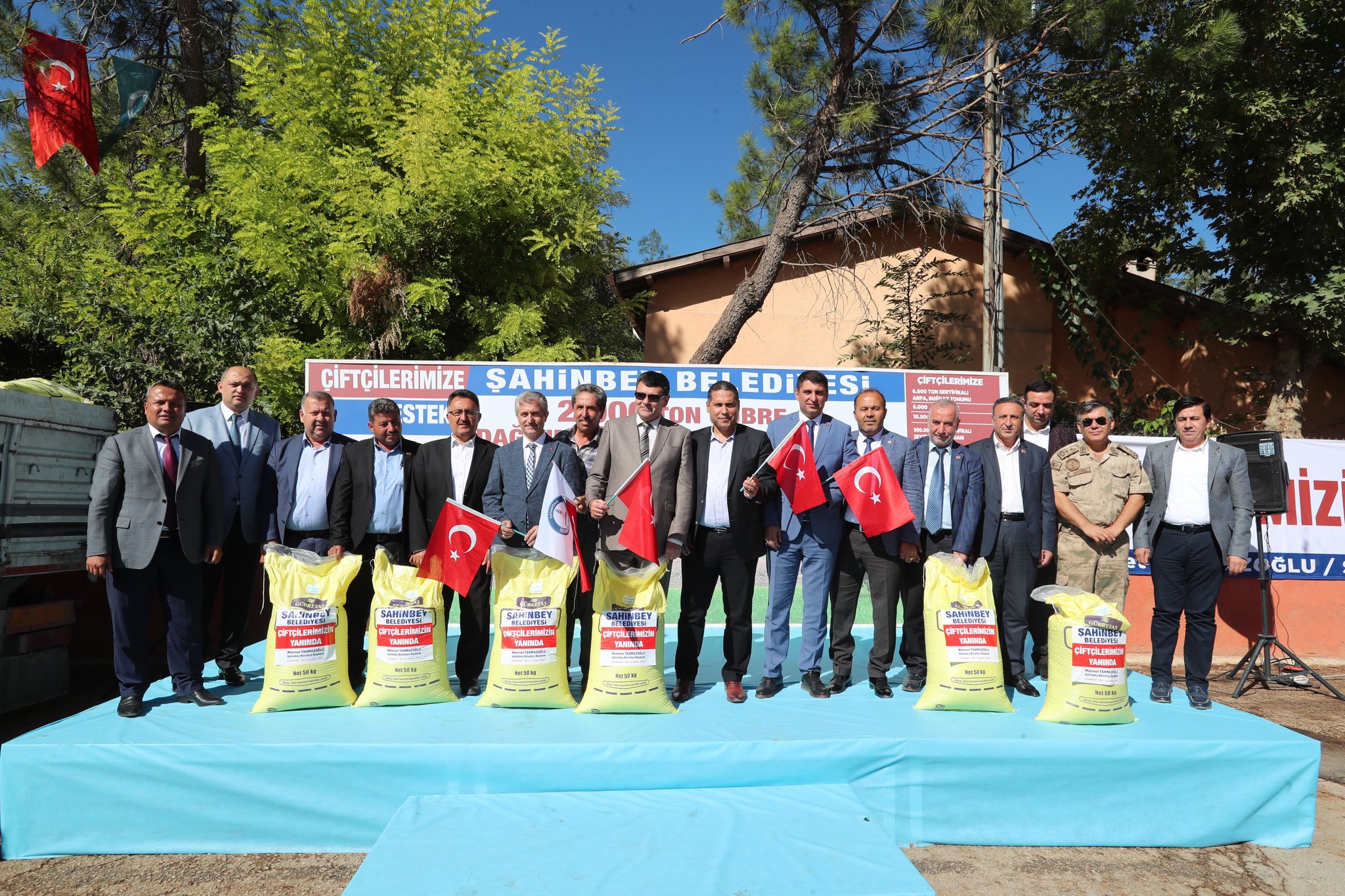�ift�i Dostu Ba�kan�m�z, Deste�ini S�rd�r�yor