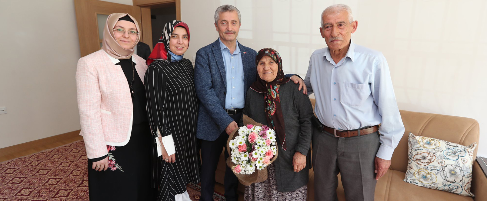 Ba�kan�m�z �ehit Annelerini Ziyaret Etti