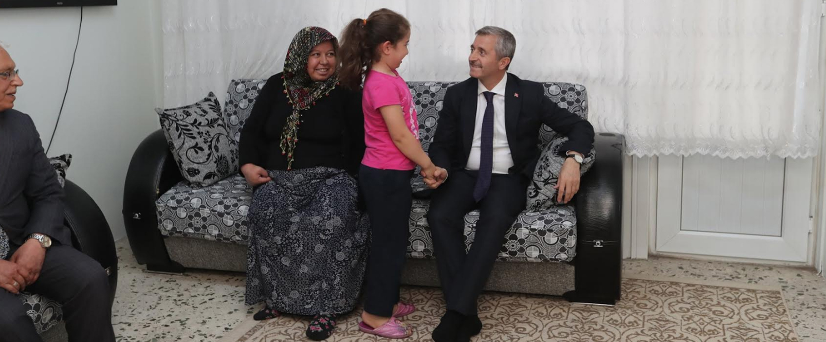 Ba�kan�m�z, Aileleri Ziyaret Etti