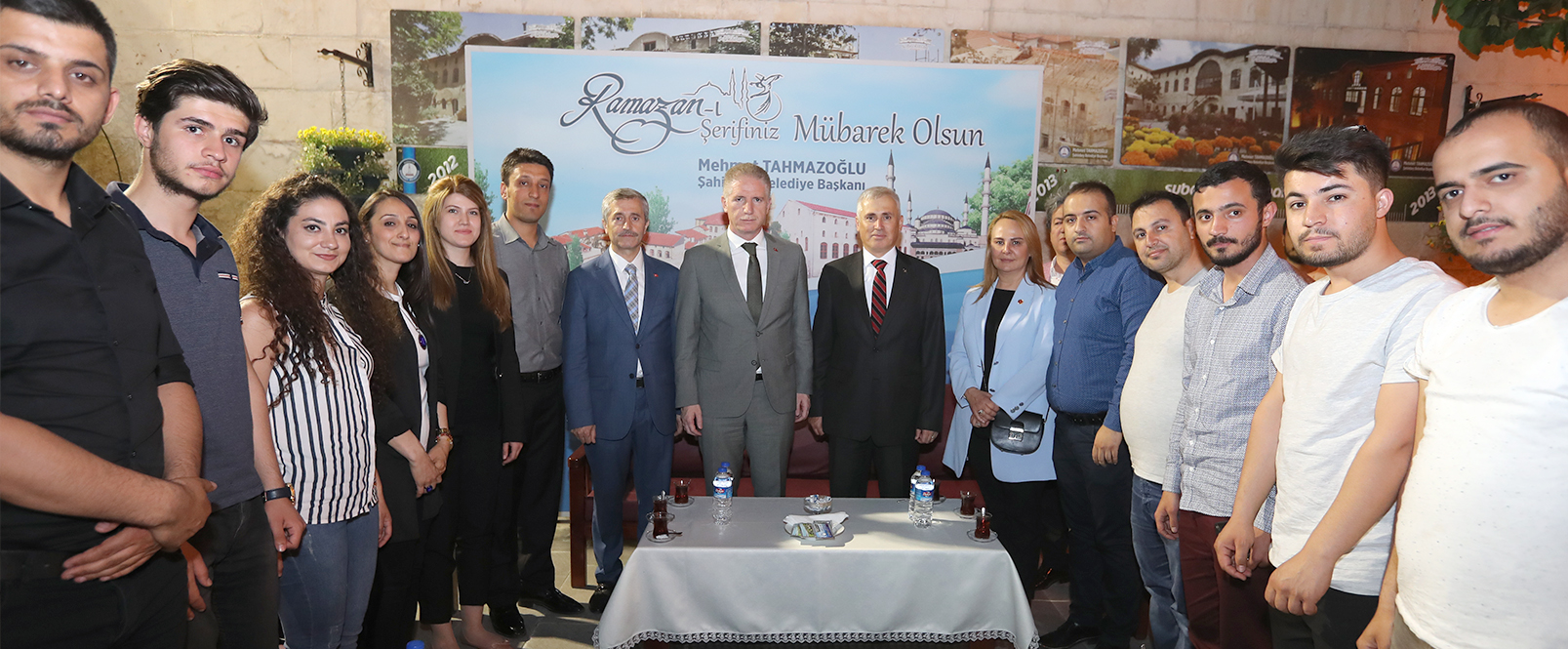 Vali G�l,  Vatanda�larla ��h Meydan��nda G�n�l Sofram�zda Bulu�tu