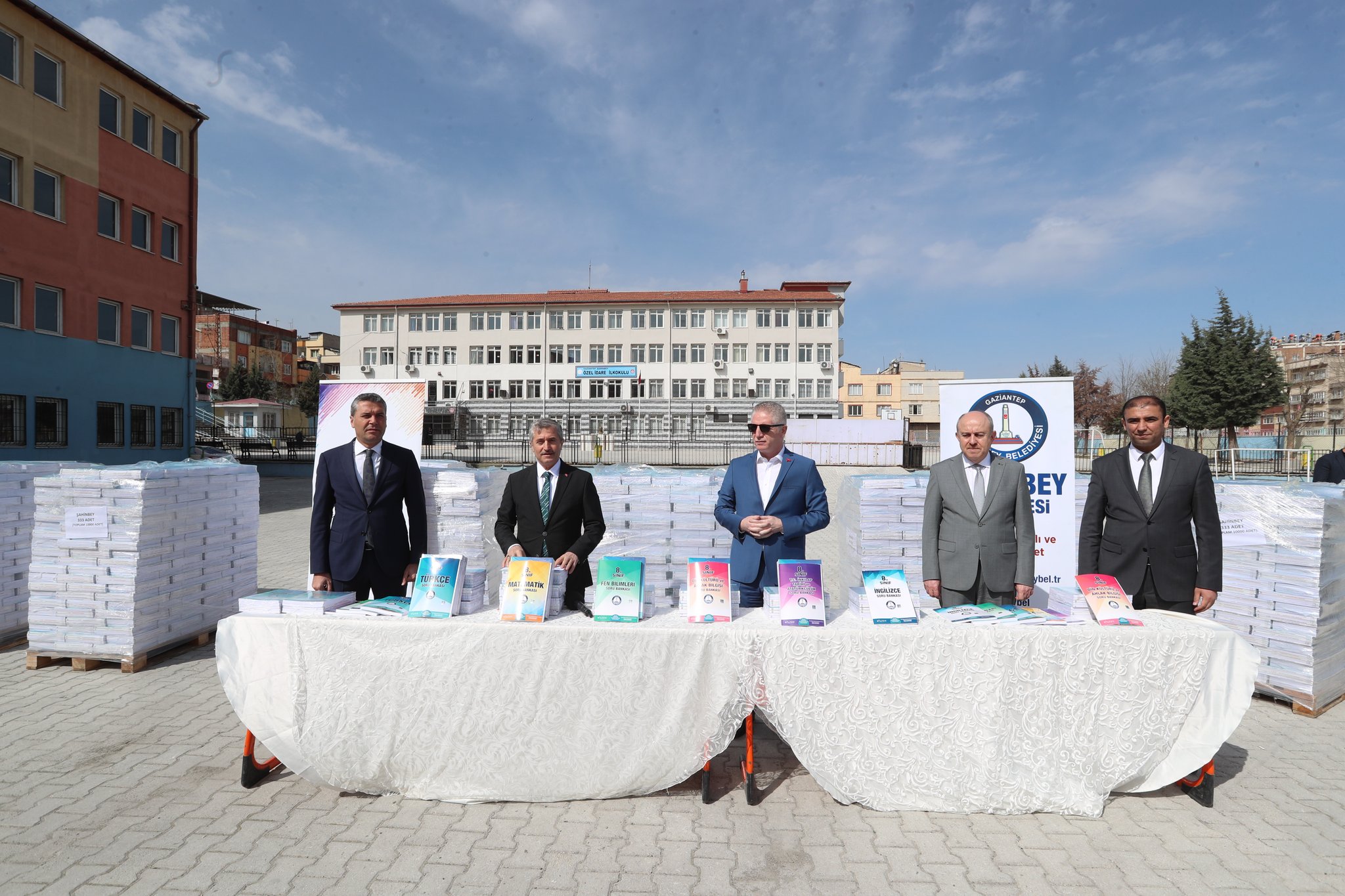 "Evde Kal" Kitaplar �ahinbey�den