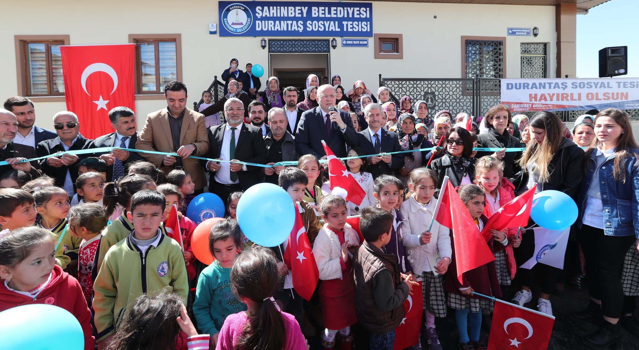 Ba�kan�m�z: "Sosyal Tesis Olmayan Mahalle Kalmayacak"