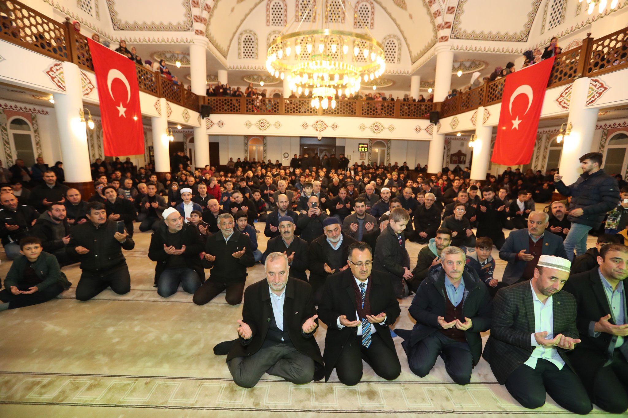 164 ��renciyi Daha Umreye U�urlad�k
