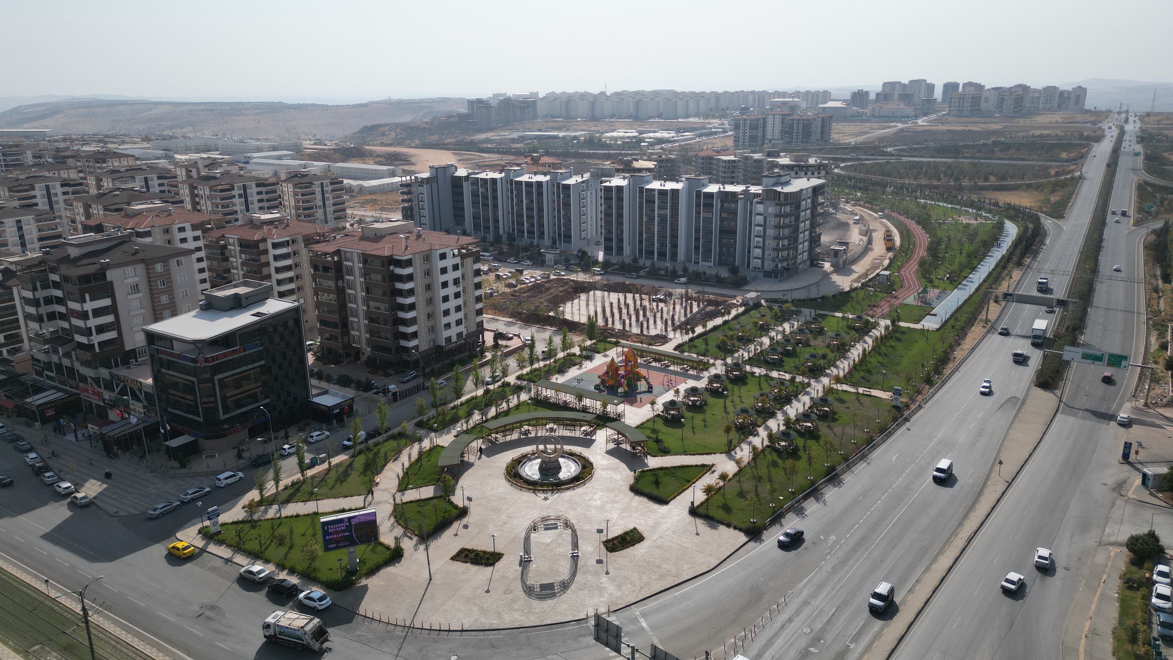 �bn-i Sina Park�