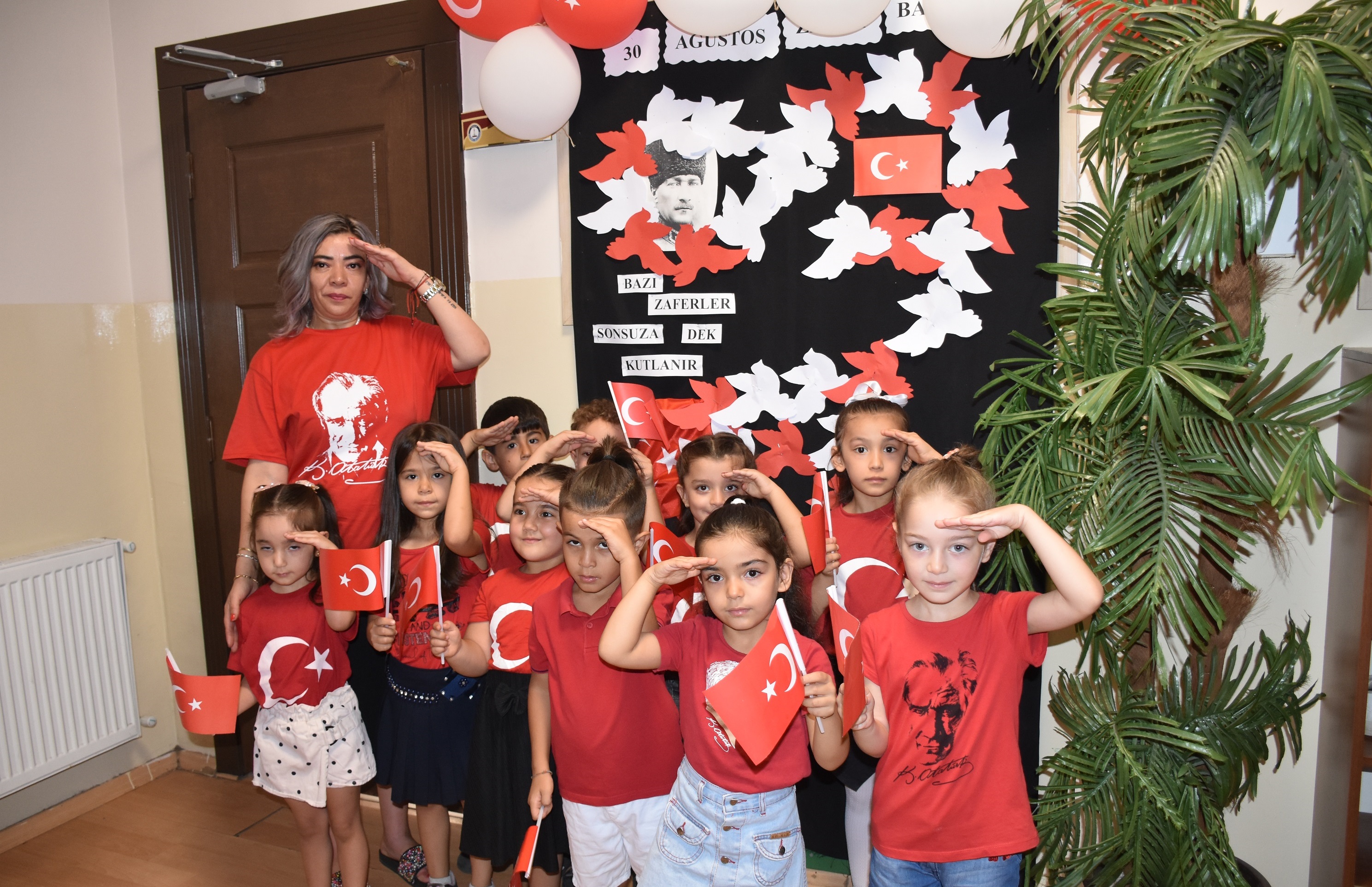 �ahinbeyli Minikler 30 A�ustos Zafer Bayram��n� Kutlad�