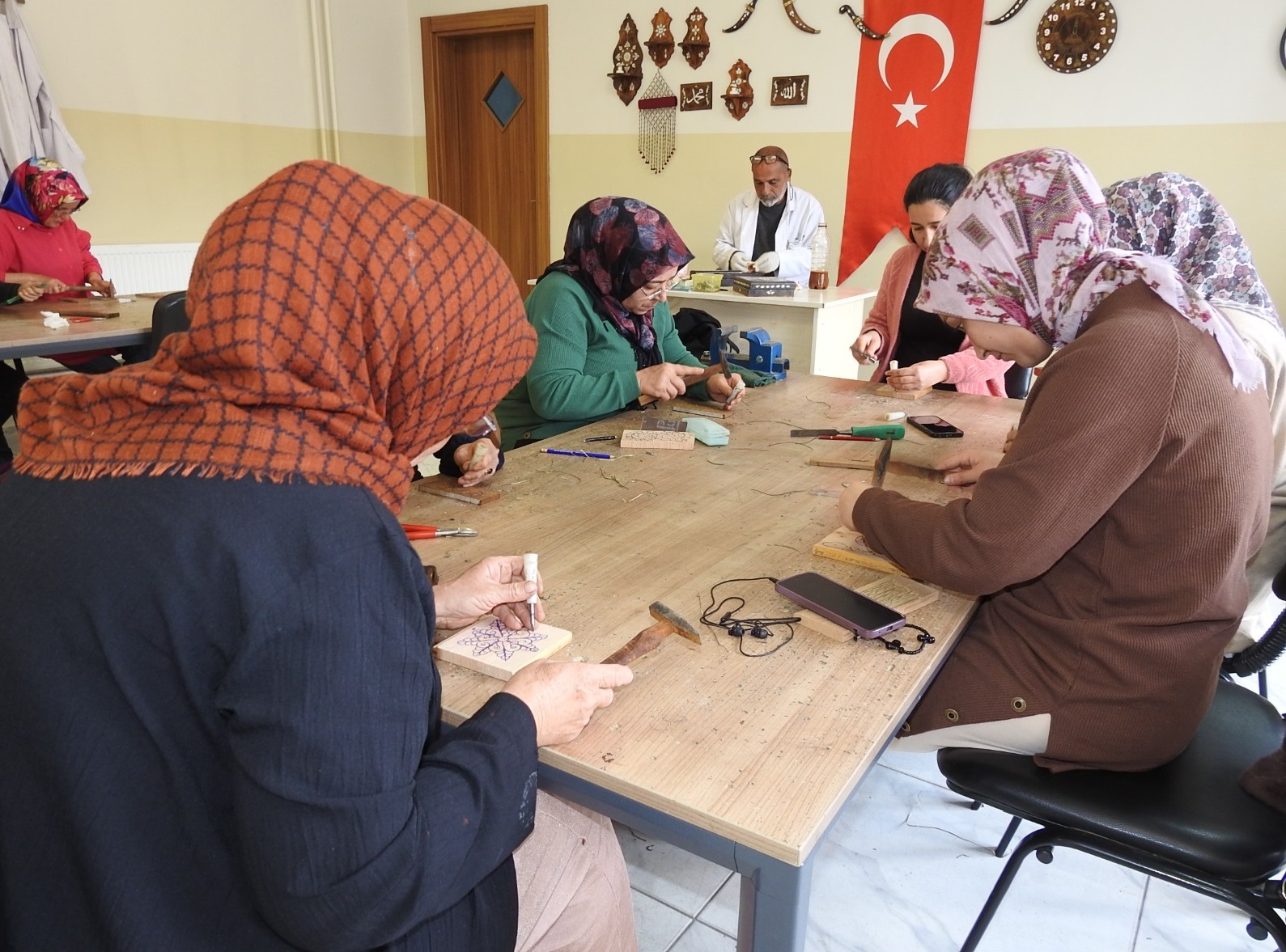 Kad�nlar, Sedef Kakma ��lemecili�ini �ahinbey Belediyesi Tesisilerinde ��reniyor