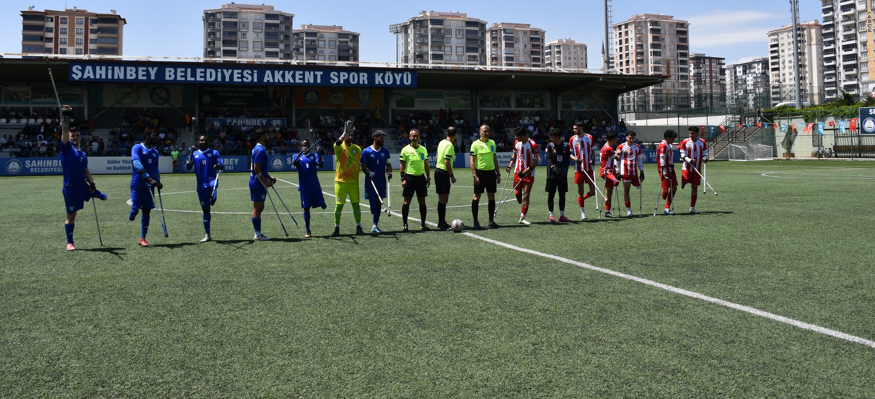 Ad�m Ad�m �ampiyonlu�a 2-1