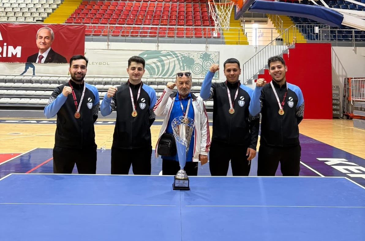 �ahinbey�den Masa Tenisinde Tarihi Zafer