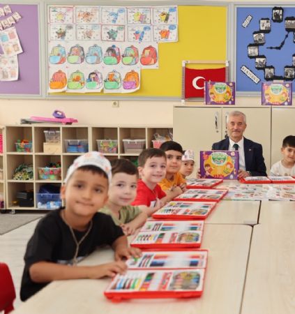Belediyemizden ��rencilere E�itim Y�l� Hediyesi