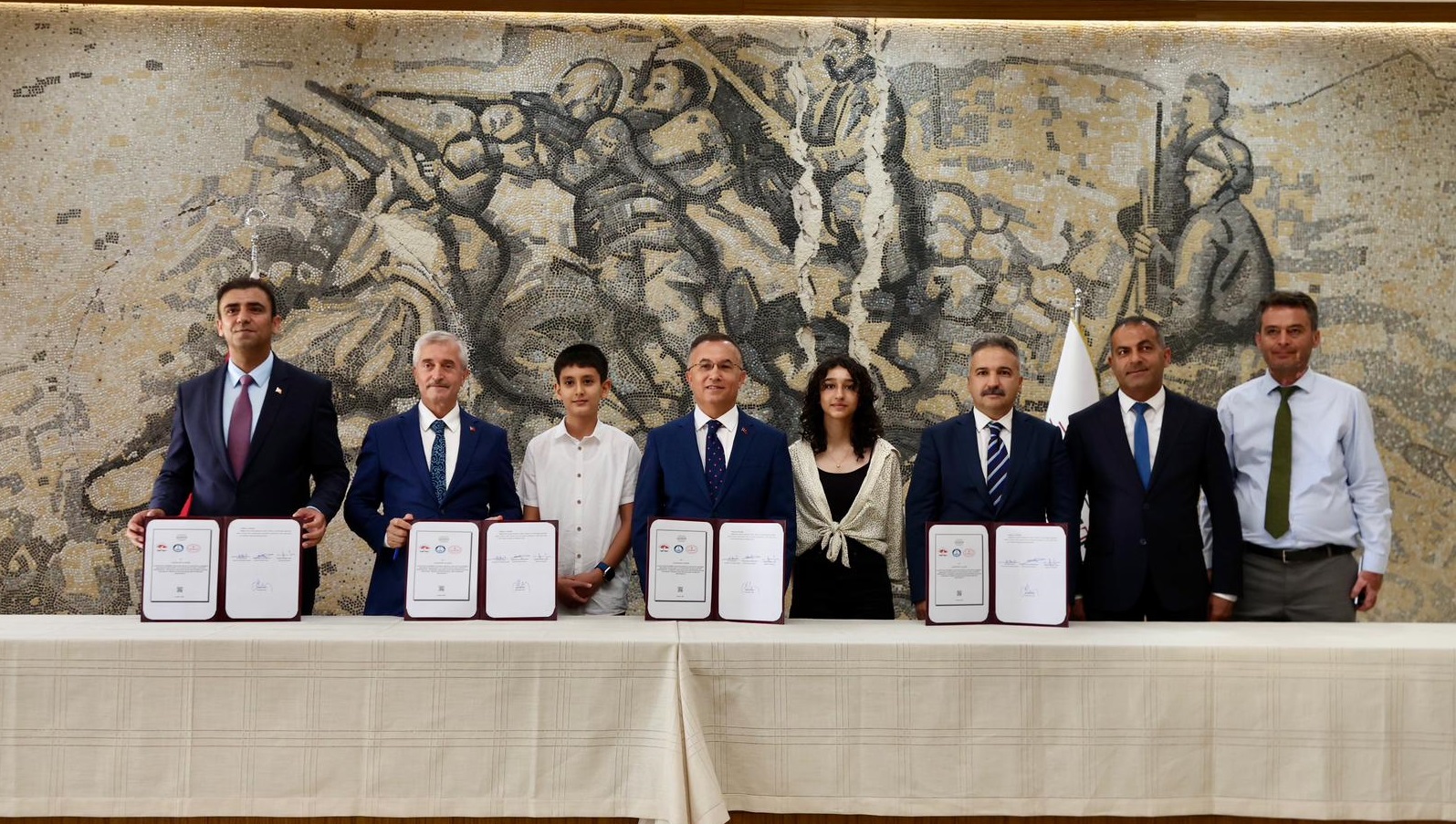 Belediyemizin ��rencilere Verdi�i Destek 1 Milyar TL�yi A�t�