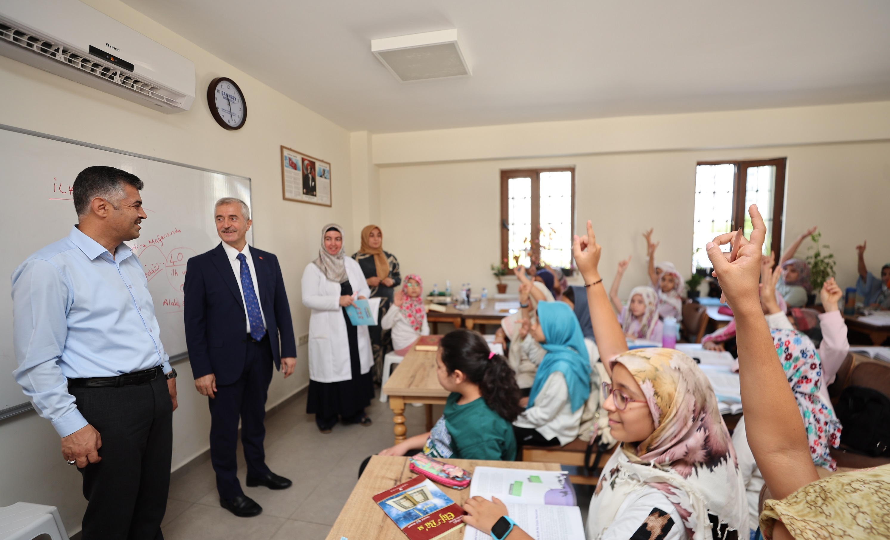 Ba�kan�m�z �ahinbey Millet Cami Ve K�lliyesi�ni Ziyaret Etti
