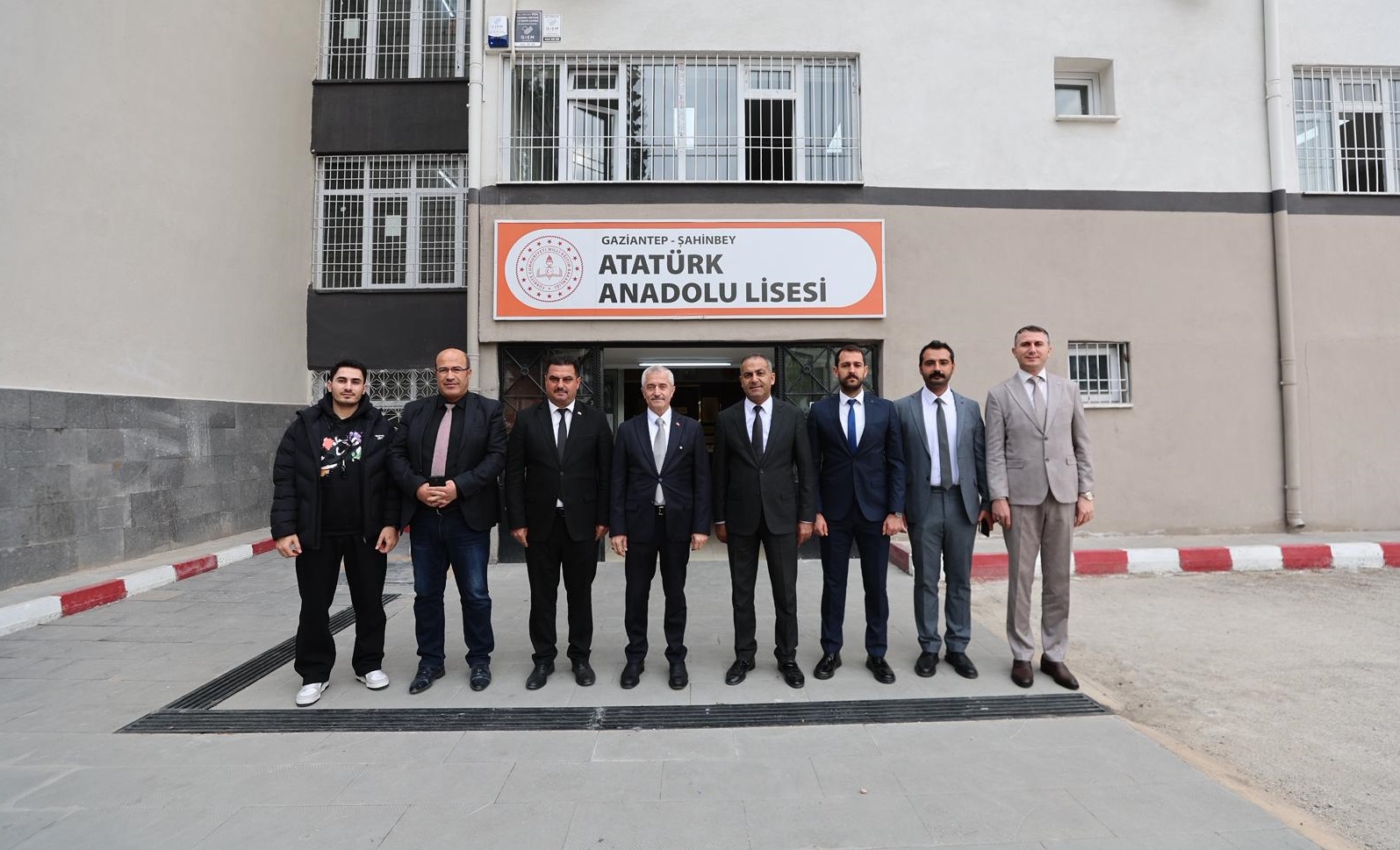Ba�kan�m�z ��retmenleri Unutmad�