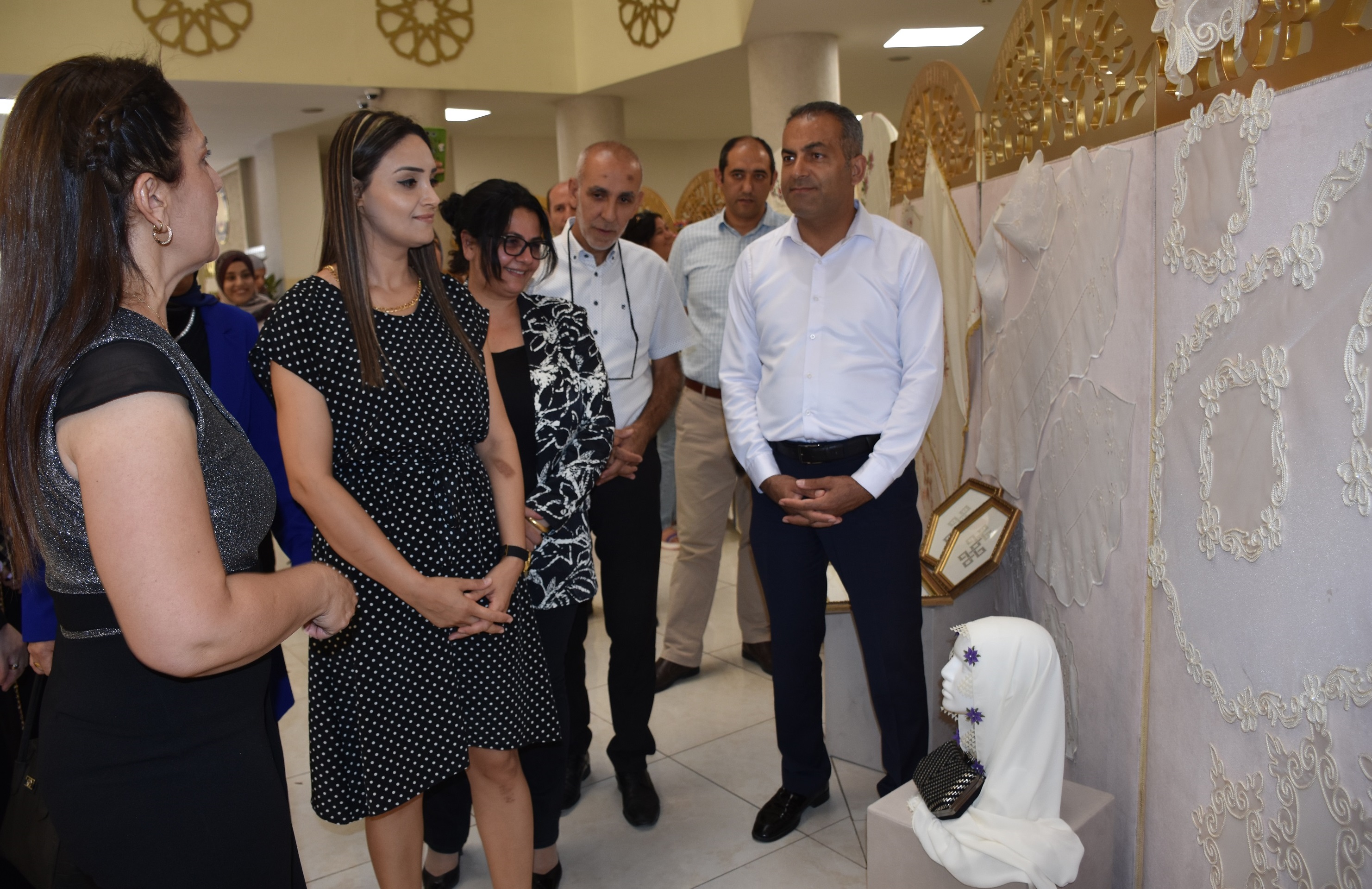 Sel�uklu Gen�lik Merkezi Kursiyerlerinden El Eme�i Sergisi