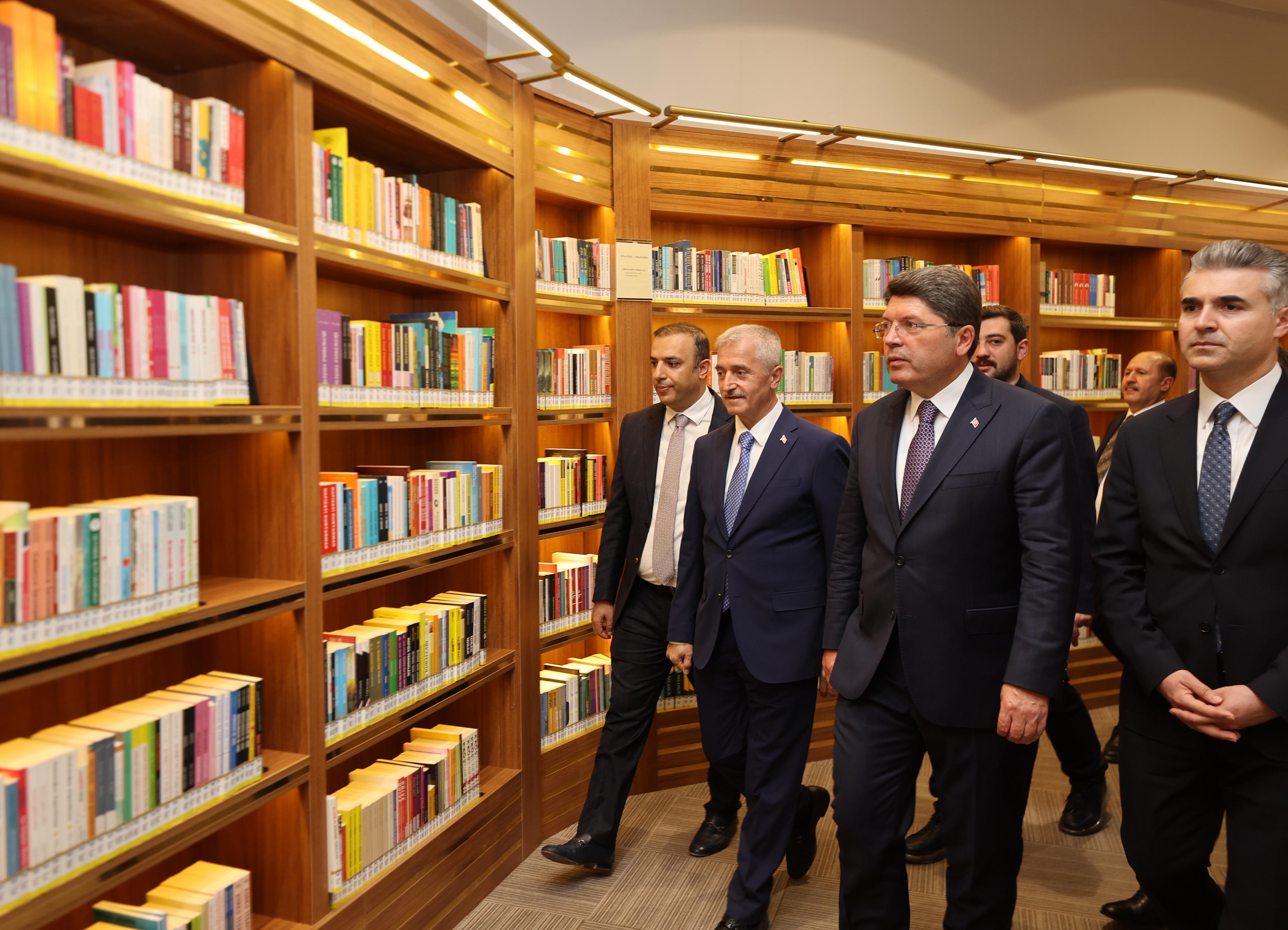 Adalet Bakan� Tun�tan �ahinbey Belediyesi�nin Hizmetlerine Tam Not