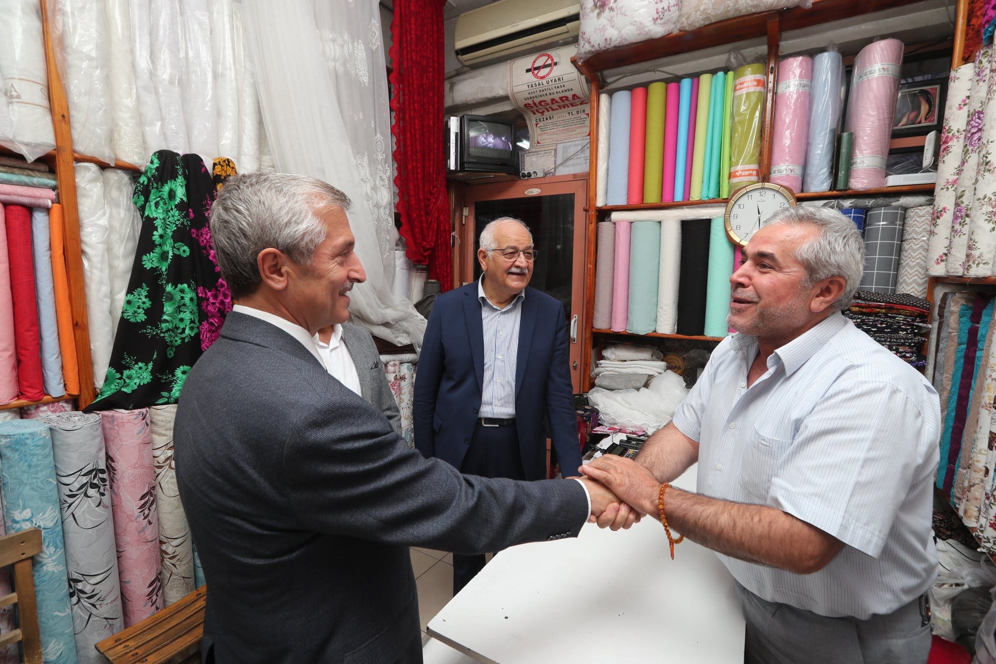 Ba�kan�m�z, Milletvekili Erdo�an �le Birlikte Esnaf� Ziyaret Etti