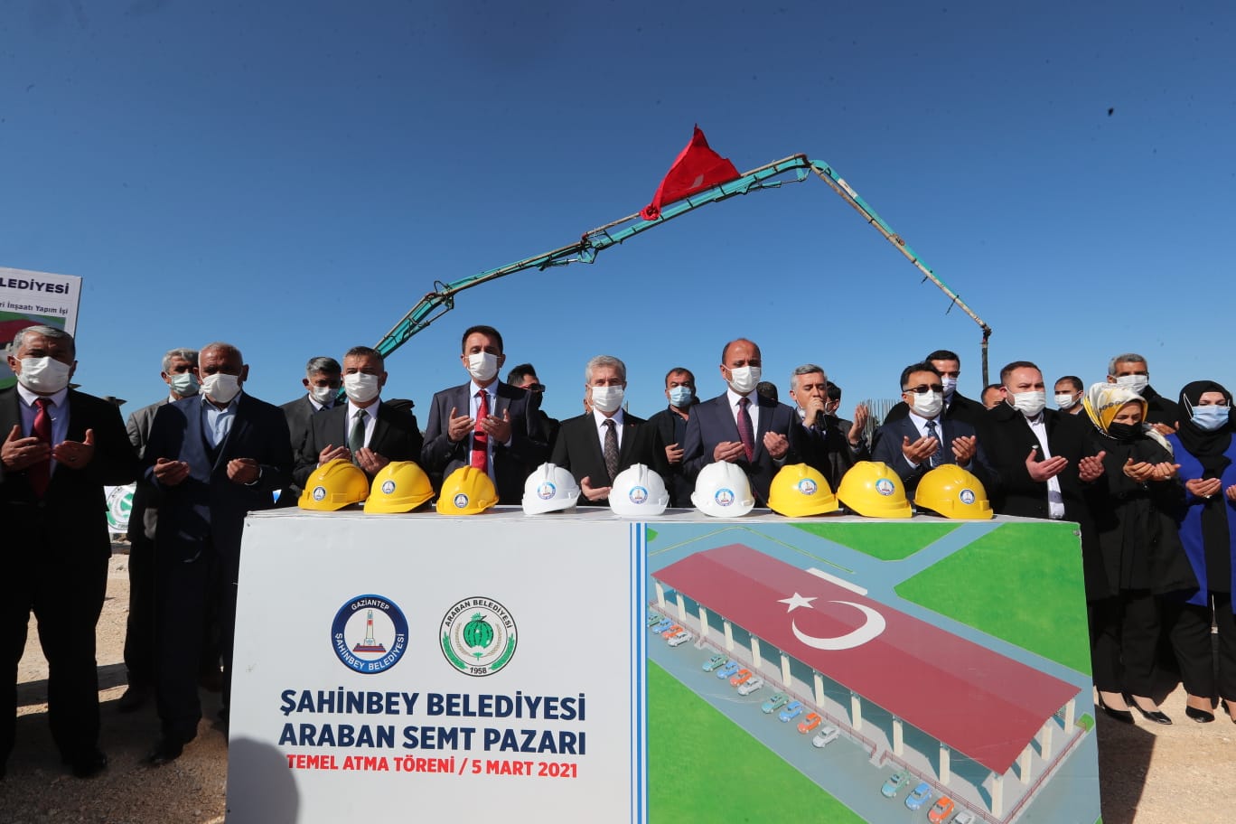 Belediyemiz Taraf�ndan Yap�lan Araban Pazar Yerinin Temelleri At�ld�