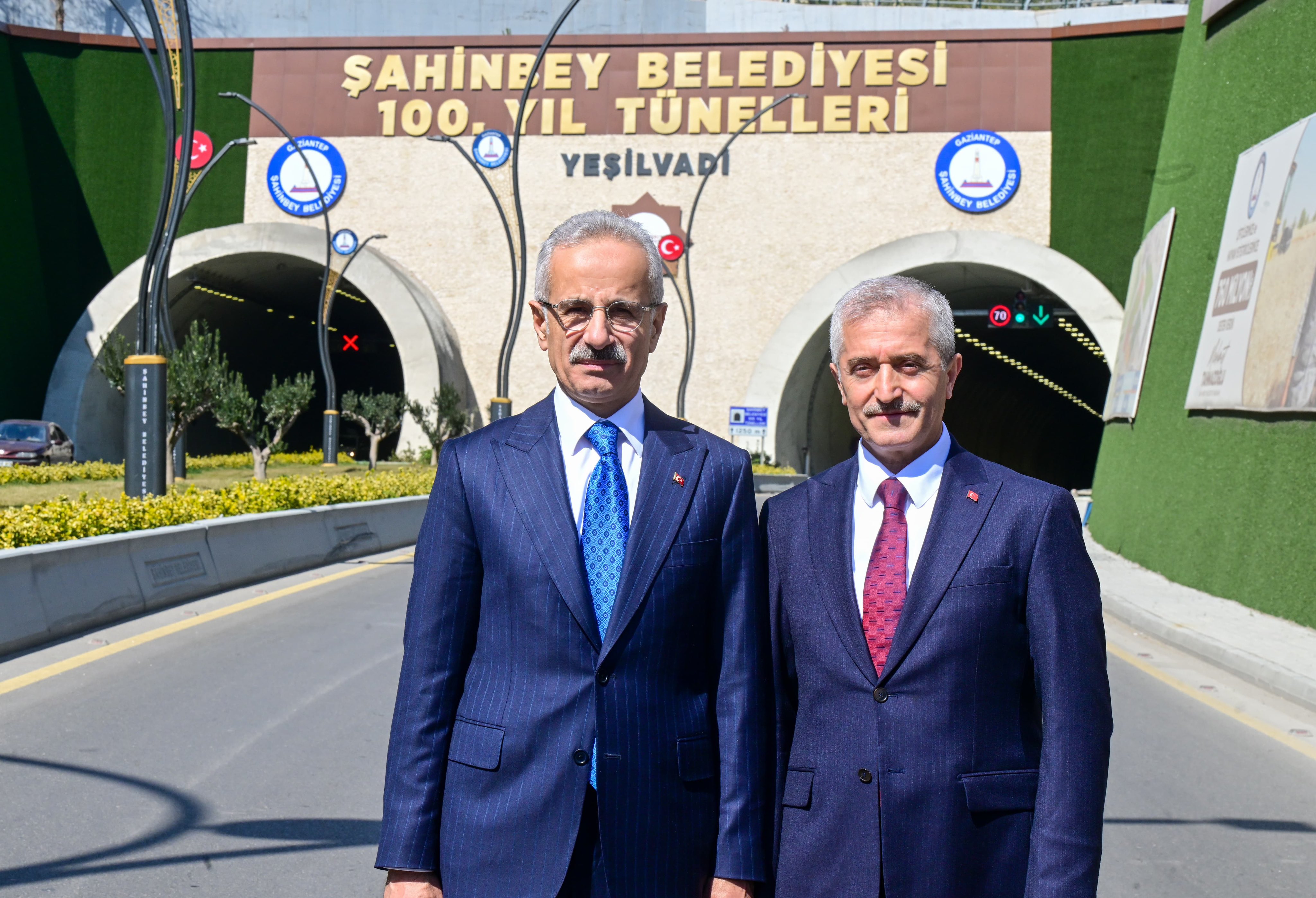 Bakan Uralo�lu�ndan �ahinbey Belediyesi 100. Y�l T�nelleri�ne Tam Not