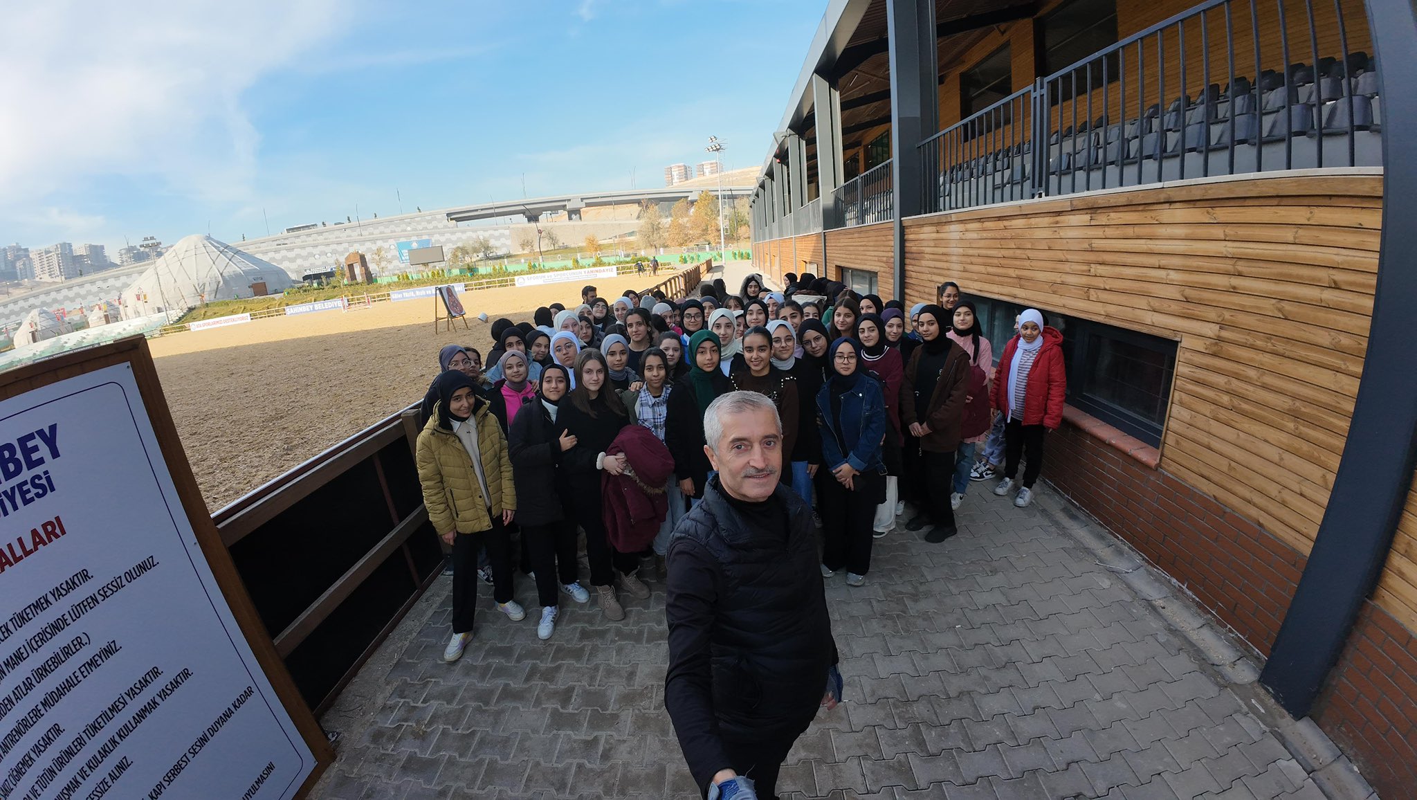 Ba�kan�m�z, �ahinbey Geleneksel Spor Merkezi�nde Gen�lerle Bulu�tu