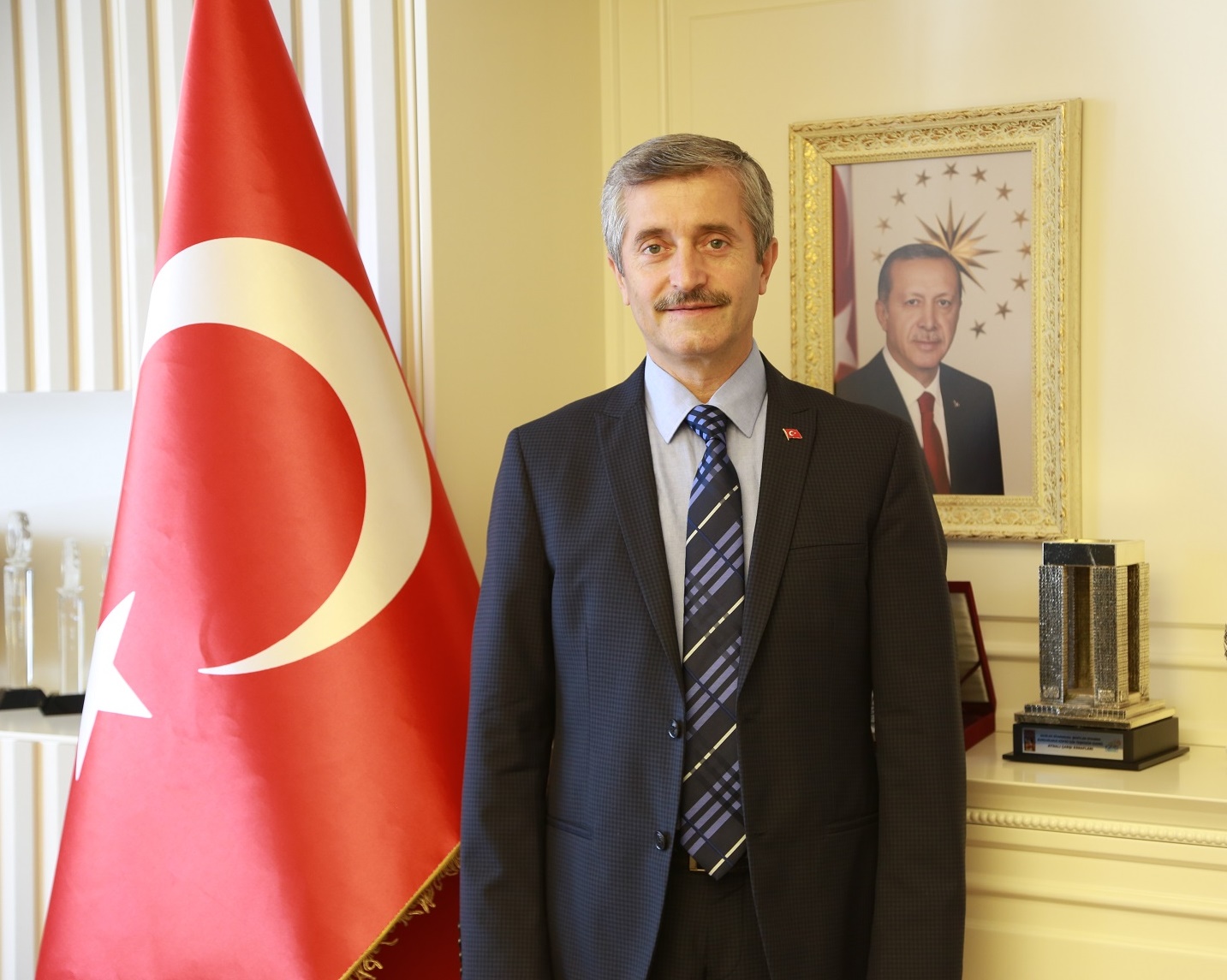 Ba�kan�m�z "Bahar�n Geli�ini M�jdeleyen G�n"