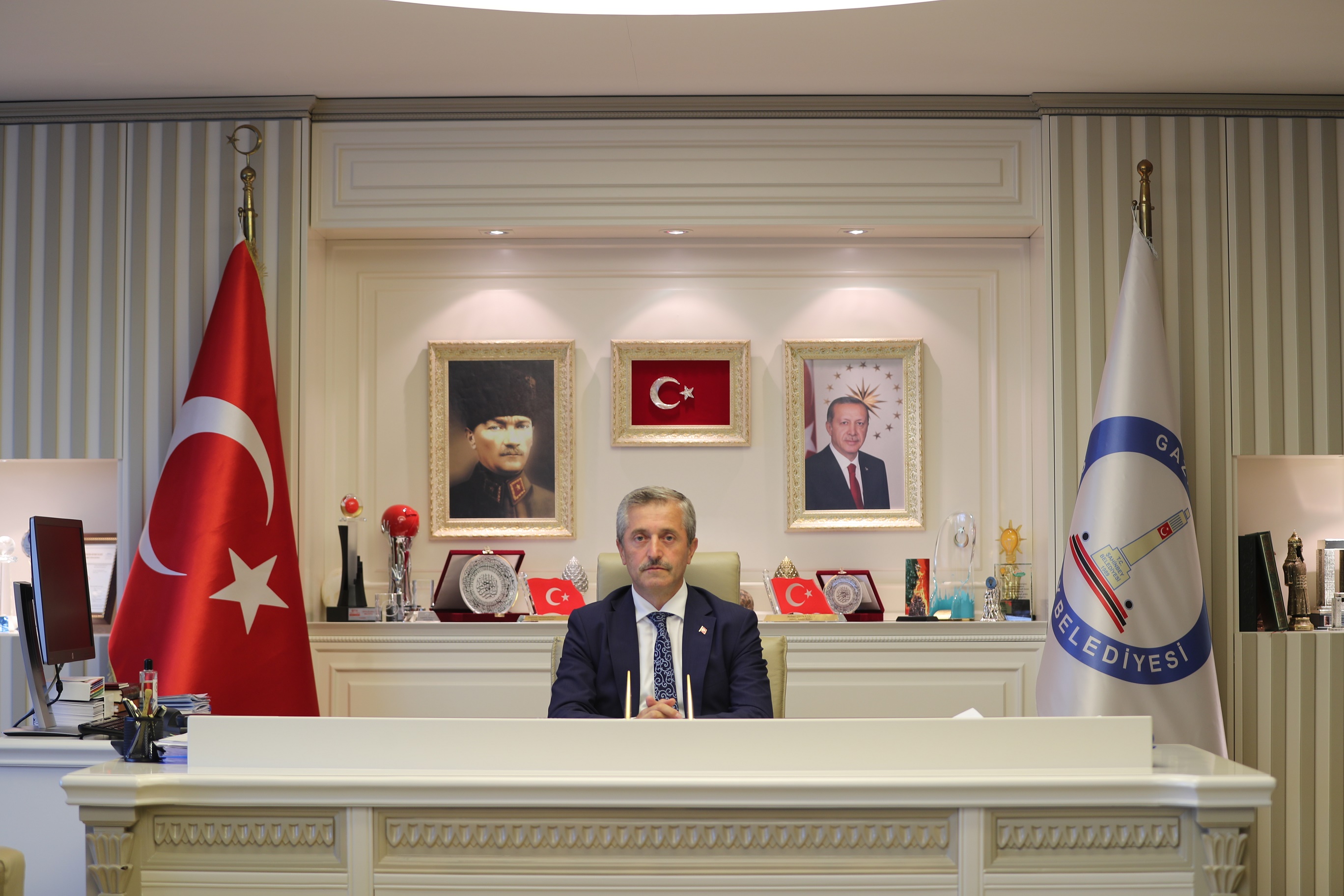 Ba�kan�m�z, "B�y�k Kahraman� Rahmetle An�yorum"