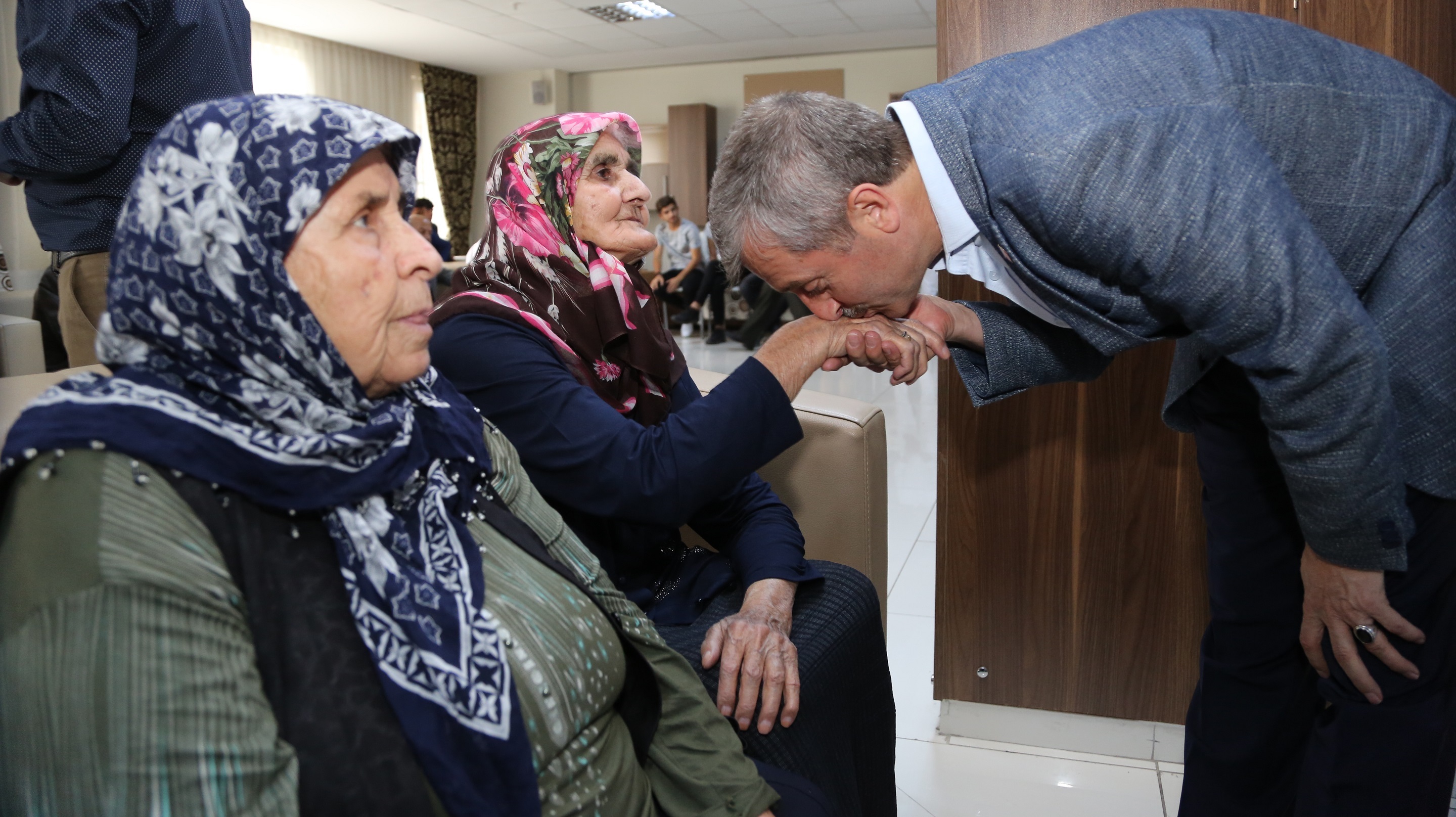 Ba�kan�m�z, Vatanda�larla Bayramla�t�