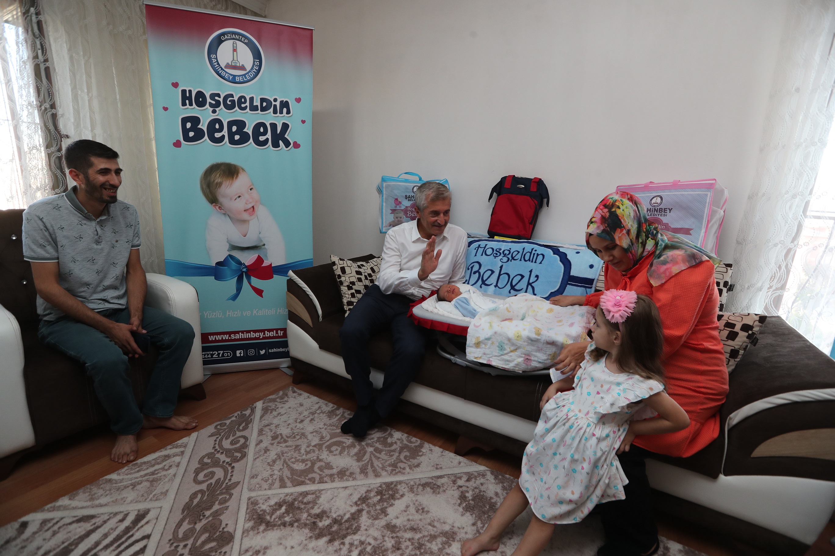 Ba�kan�m�z 150.000�inci Bebe�i Ziyaret Etti