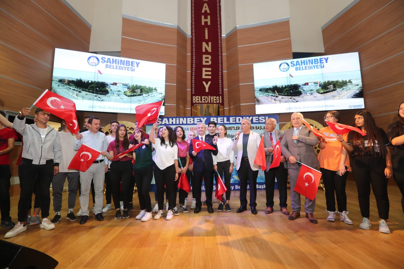 Ba�kan�m�z: "145.227 Gazi Torunu �anakkale Destan�n� Yerinde Ya��yor"
