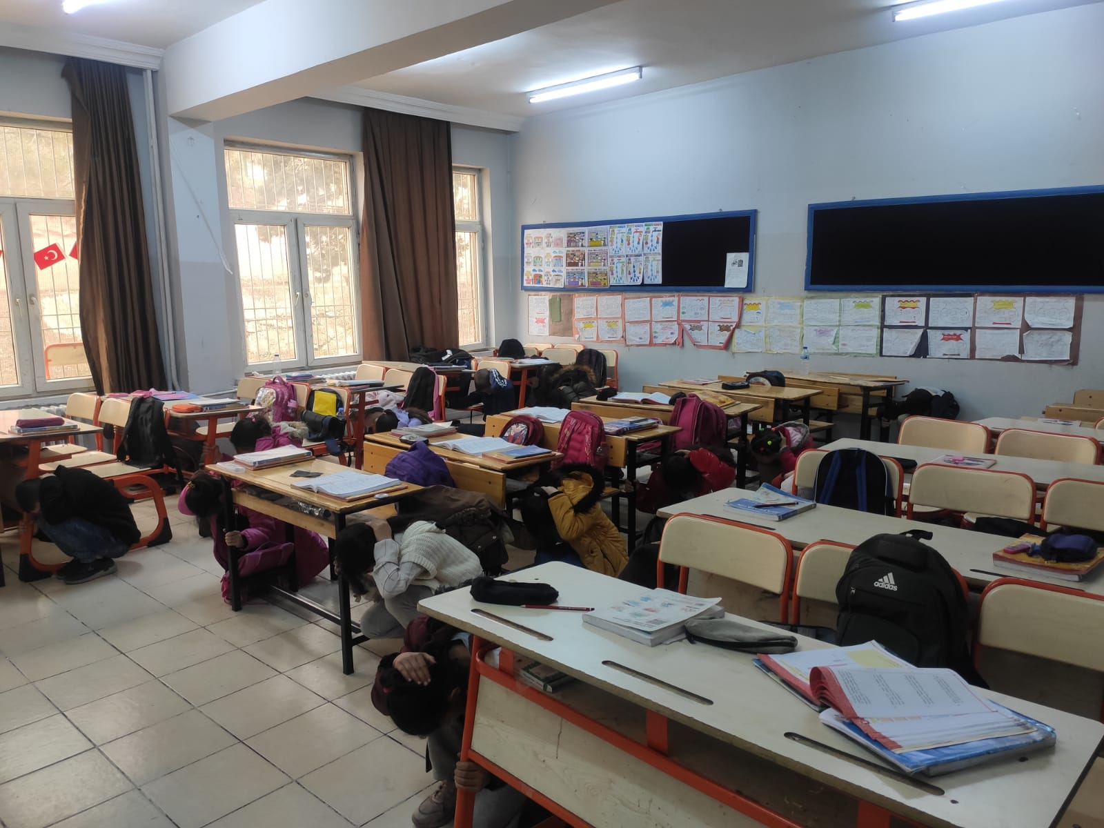 Belediyemiz Okullarda Deprem Tatbikat� Yapt�