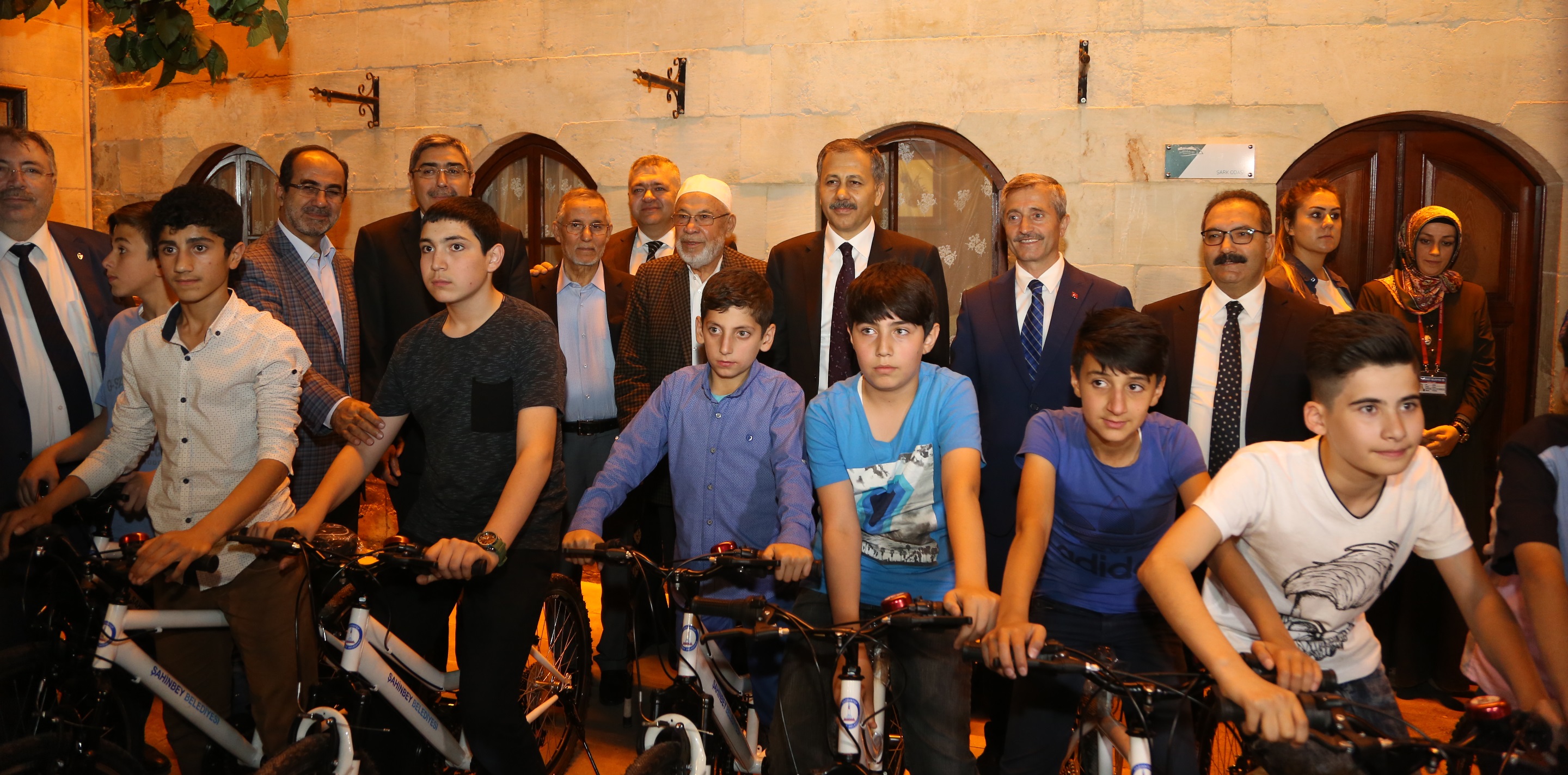 Haydi �ocuklar Camiye