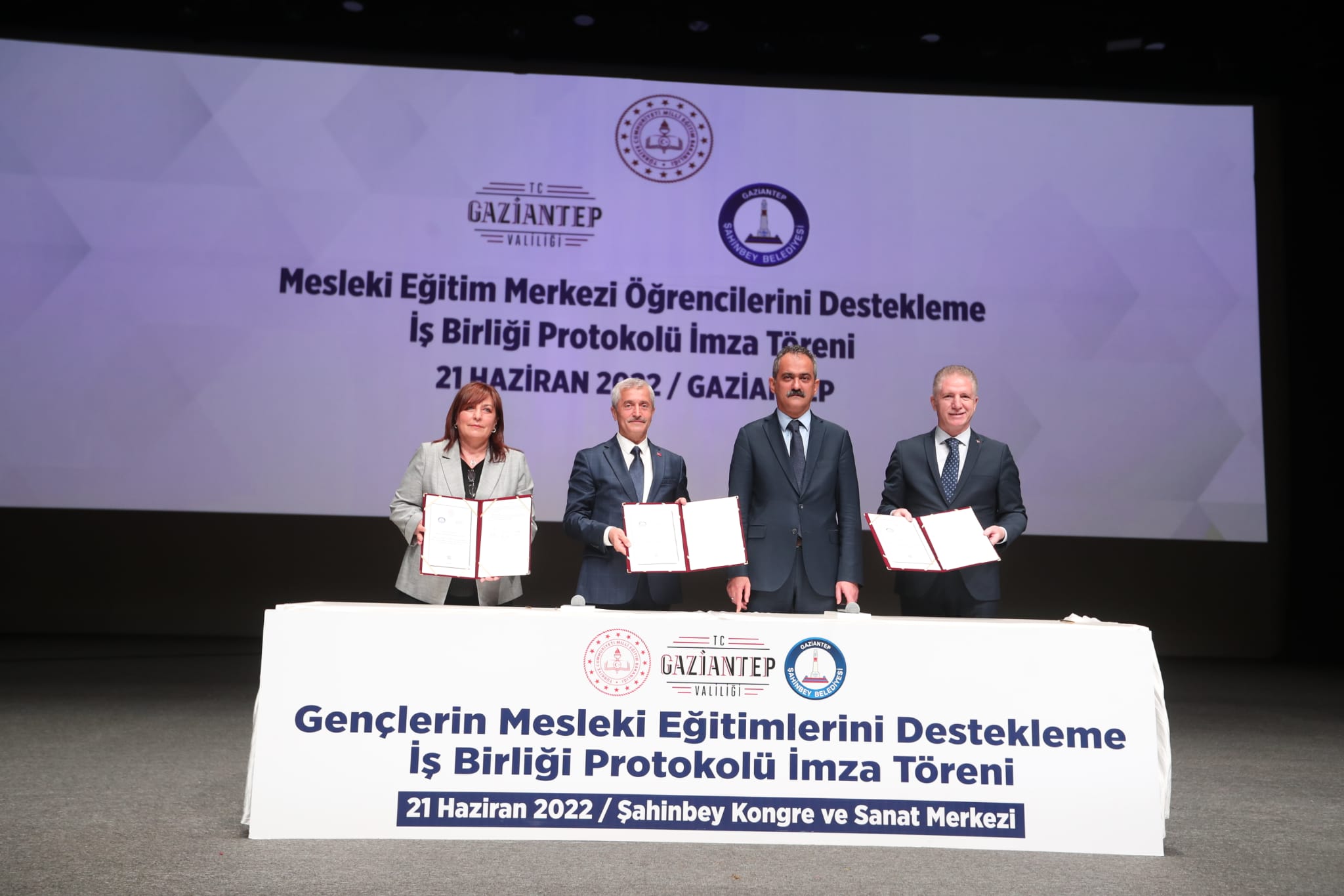 Belediyemizden Mesleki E�itim ��rencilerine 250.000.000 TL�lik Dev Destek