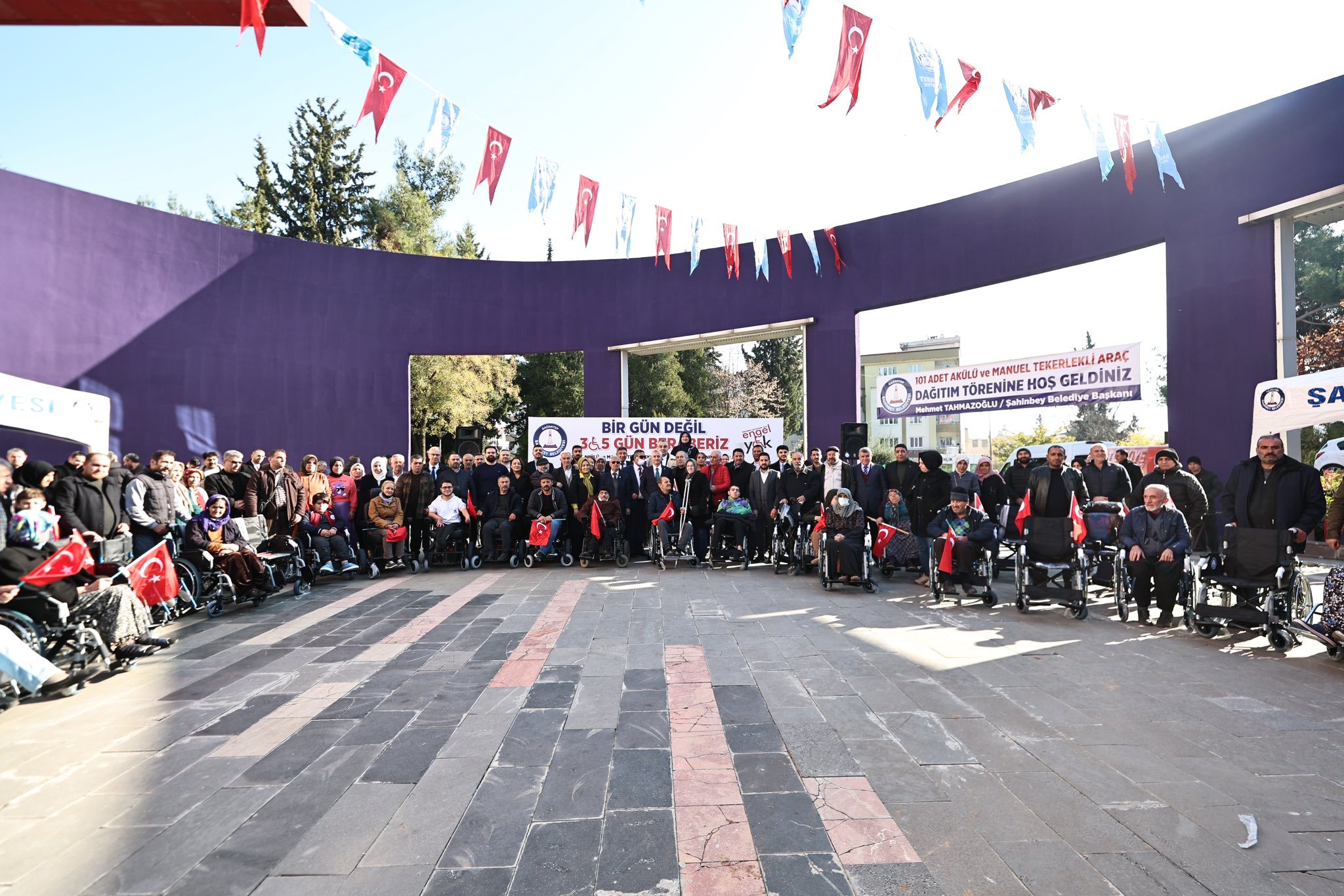 Belediyemizden 4.123 Engelli Vatanda�a Ak�l� Ve Manuel Tekerlekli Sandalye