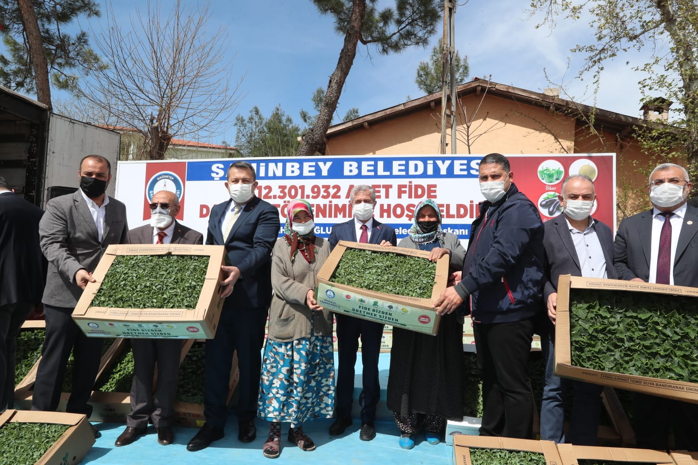 Belediyemizin 12.301.932 Adet Meyve Ve Sebze Fide Deste�i S�r�yor
