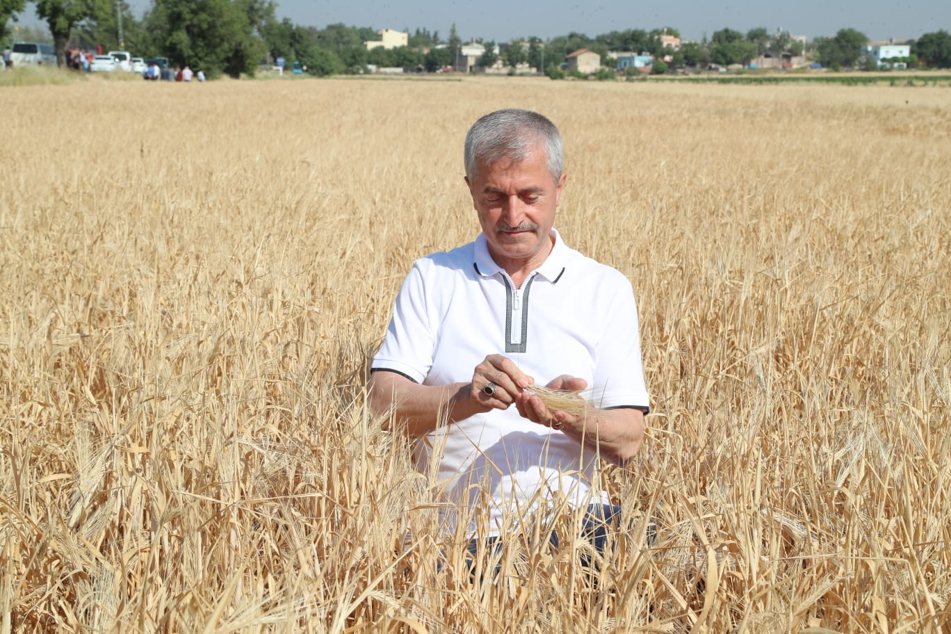 Ba�kan�m�z �ift�inin Hasat Sevincine Ortak Oldu