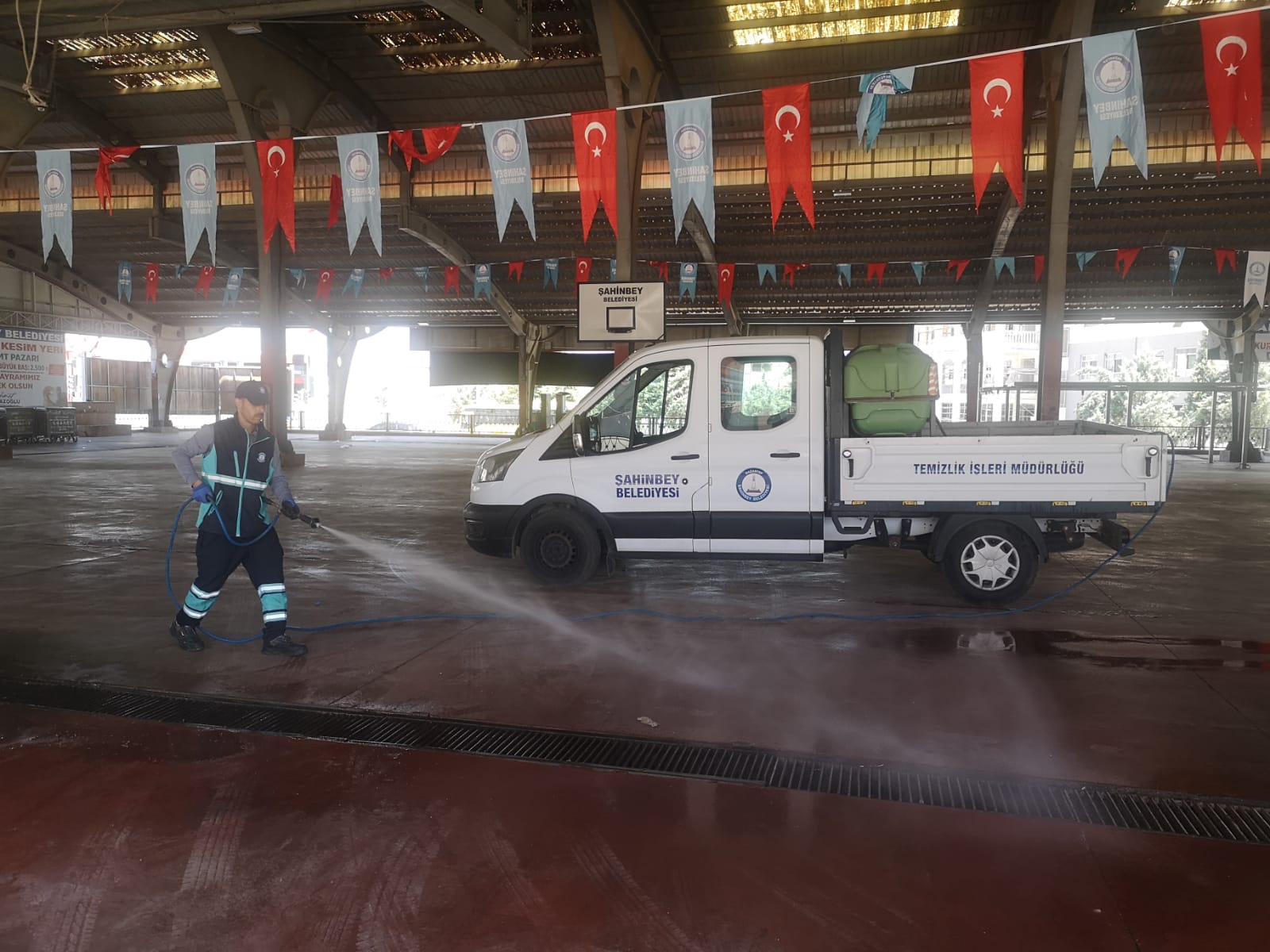 Belediyemiz Kurban Bayram�nda K�t� Kokular� Engelliyor