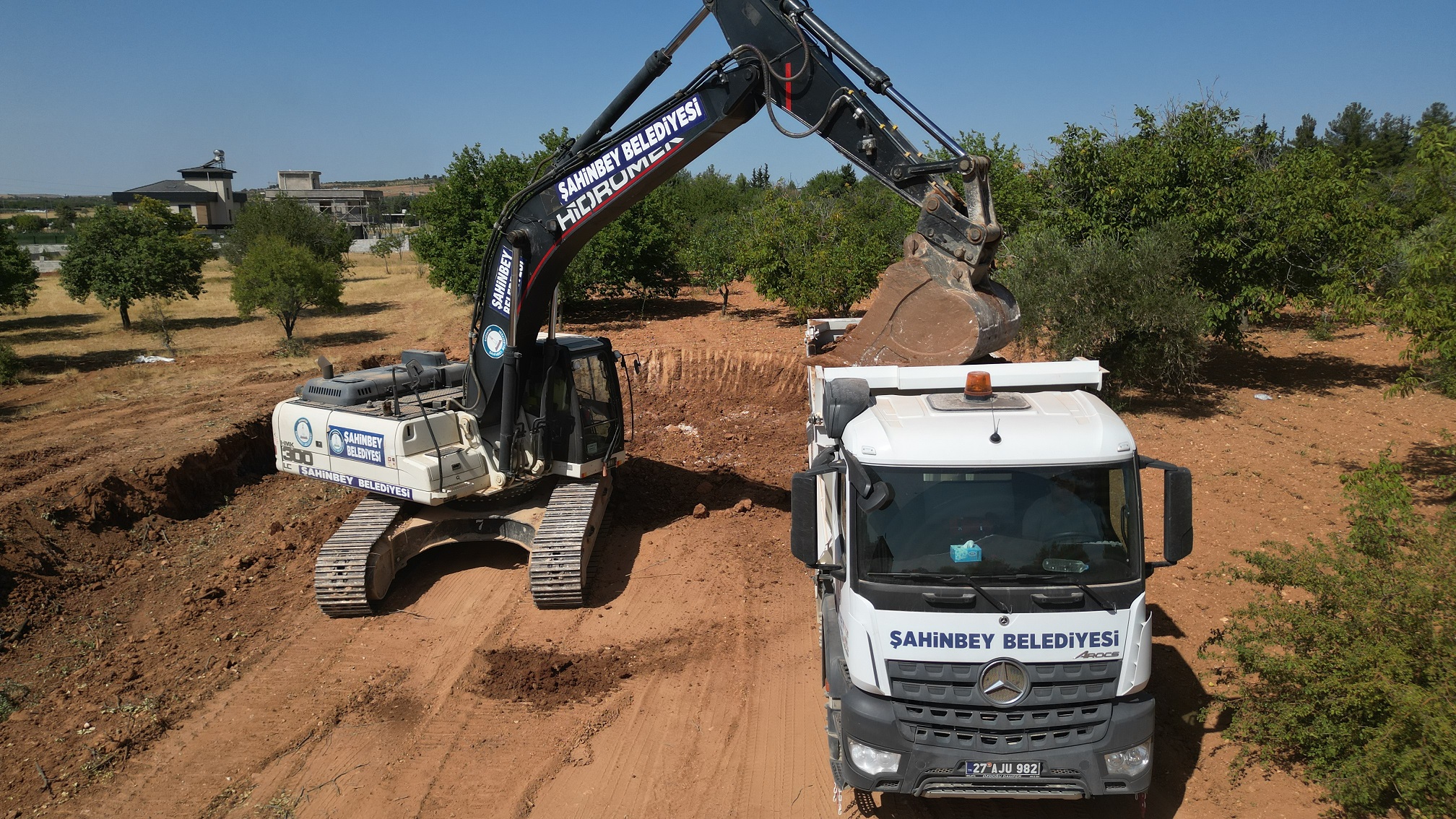 Belediyemiz �ift�ilerin Yollar�n� A��yor