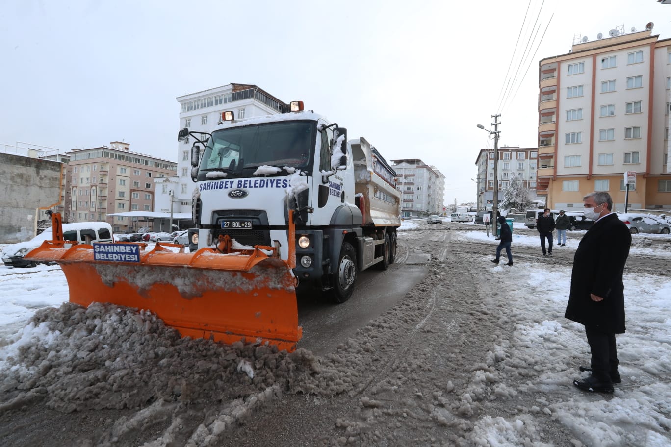 Belediyemiz�den Kar Ya����na An�nda M�dahale