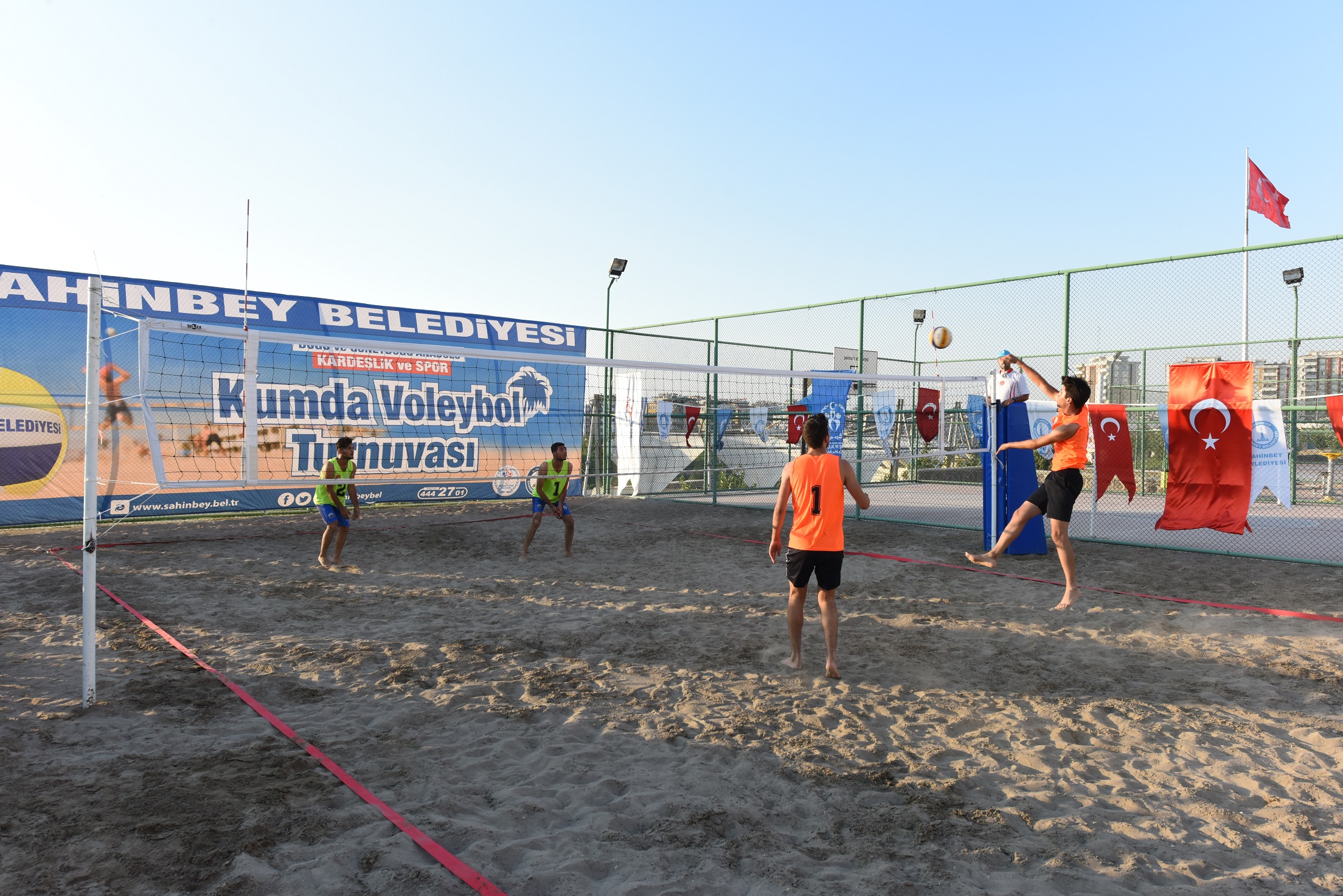 Belediyemizden Kumda Voleybol Turnuvas�