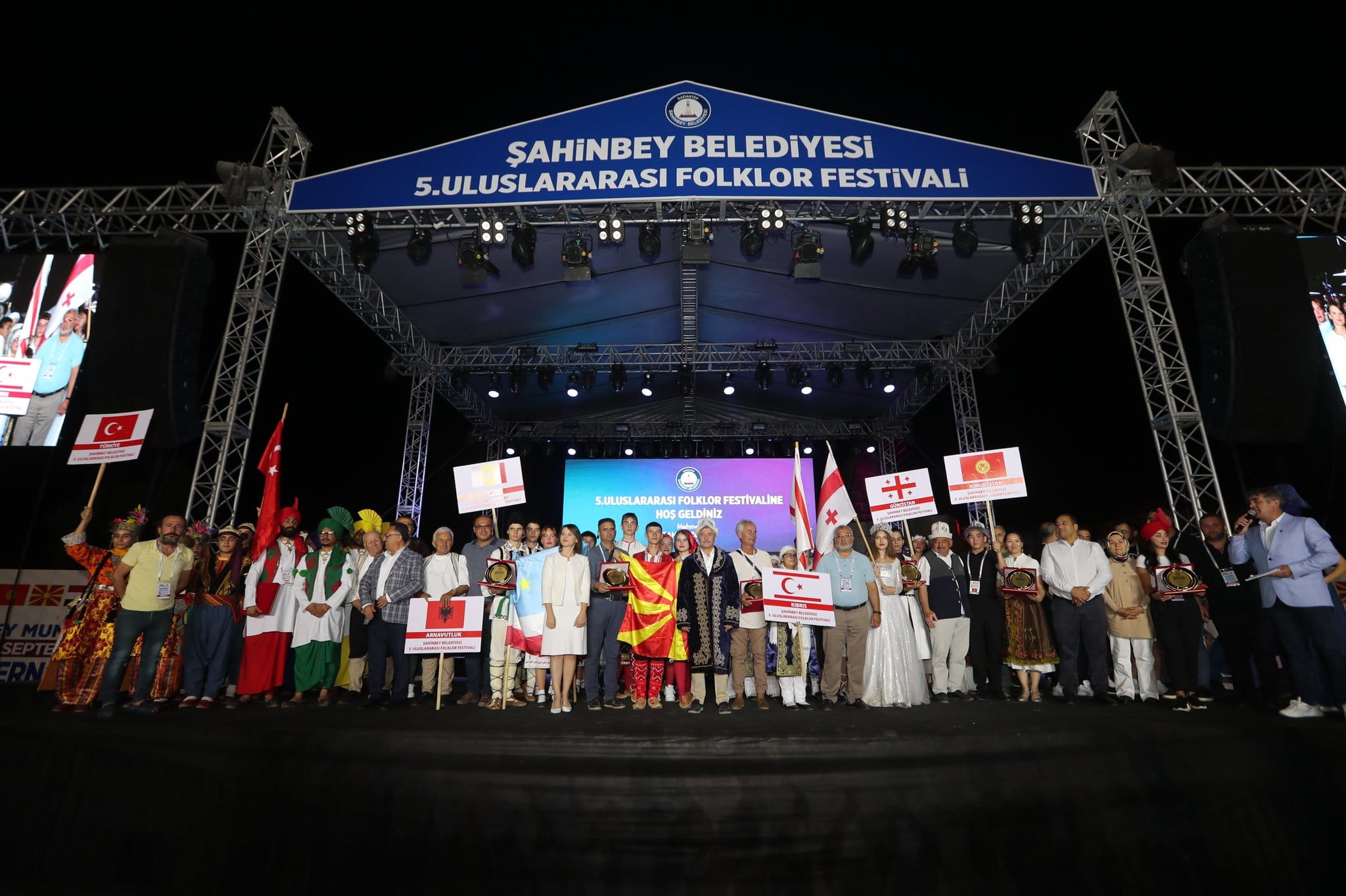 Belediyemizin Folklor Fesitivaline Madrigal Damgas�