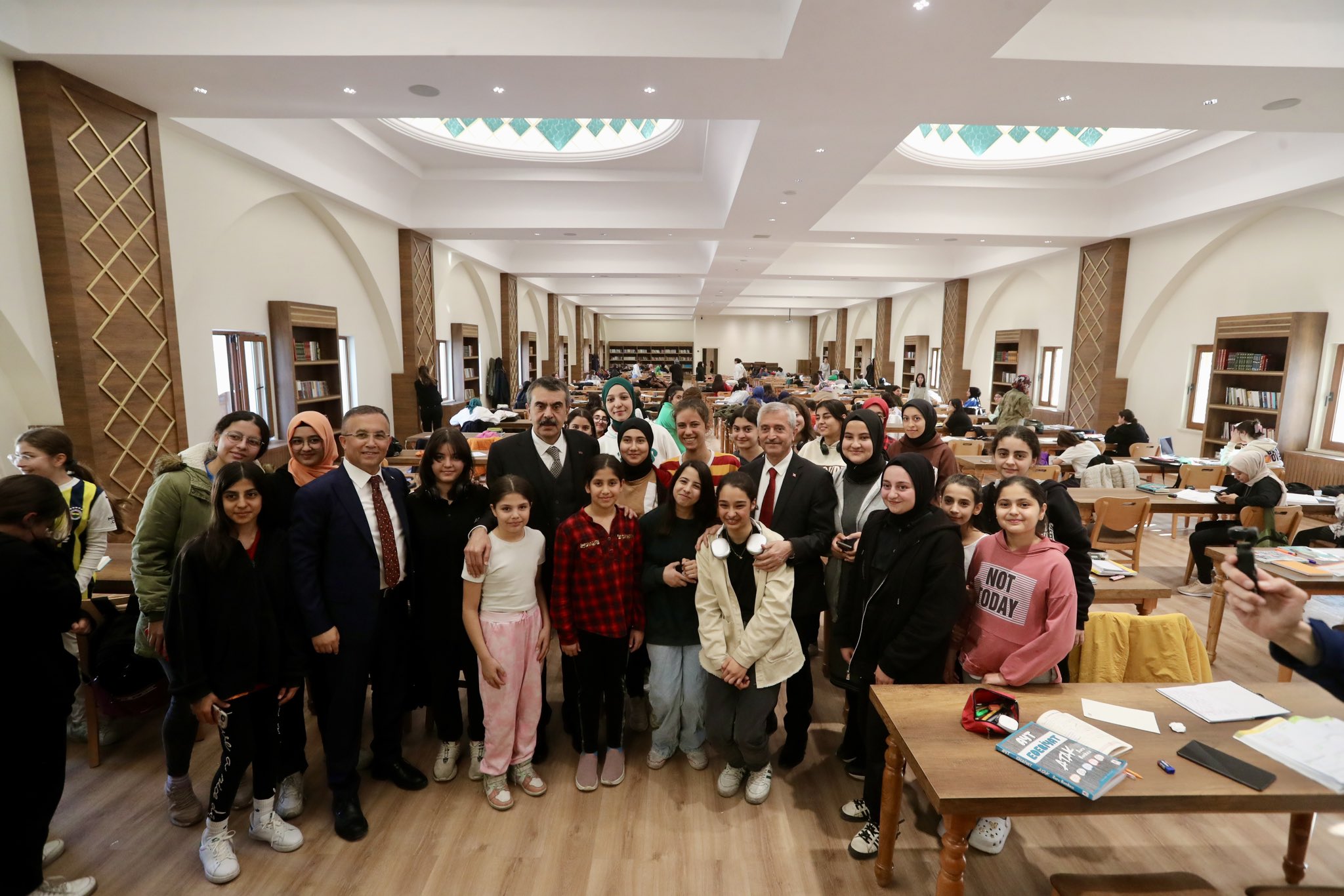 Milli E�itim Bakan�m�z Tekin�den �ahinbey Millet Cami�ne Tam Not