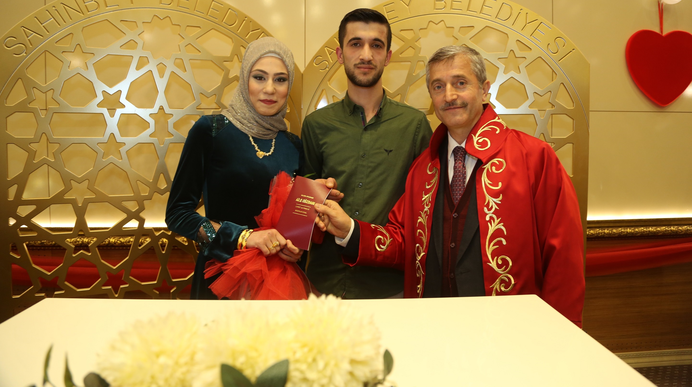 14 �ubat�ta 3.5 Dakikada Bir Nikah K�yd�k