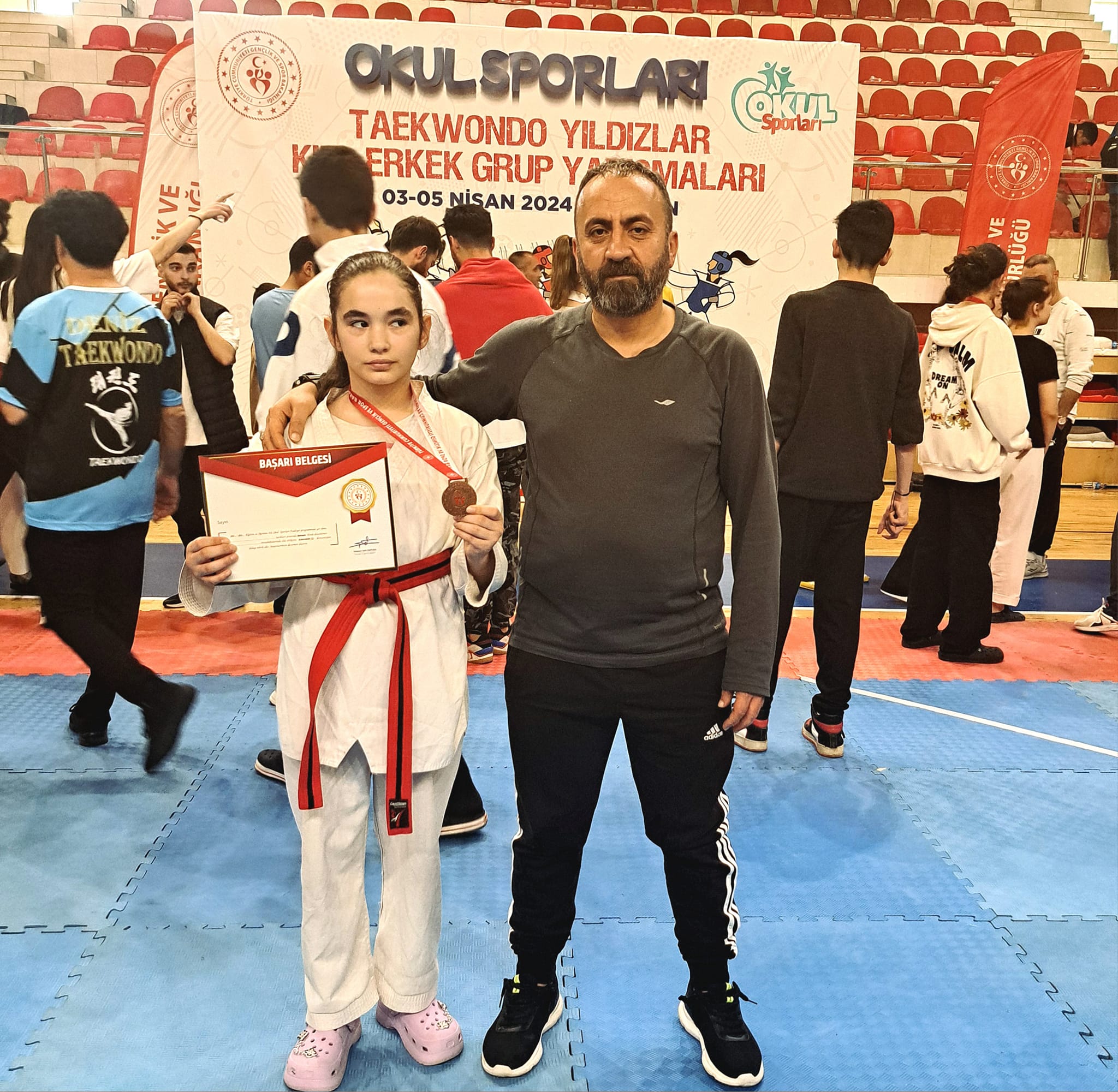 Belediyemiz Sporcusu Batmandan Madalya �le D�nd�