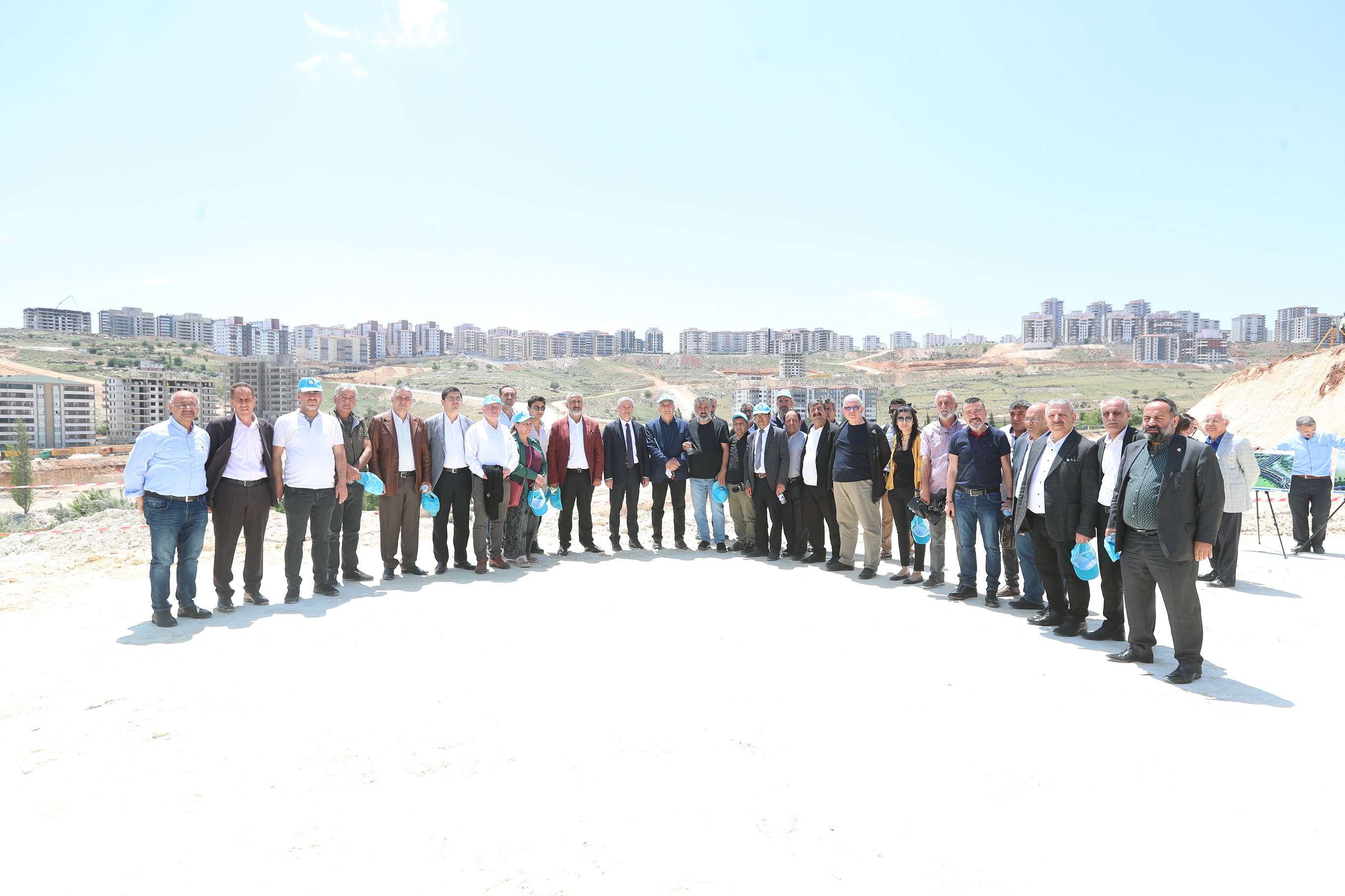 Ba�kan�m�z Bas�n Mensuplar�yla K�pr�l� Kav�ak �al��mas�n� �nceledi