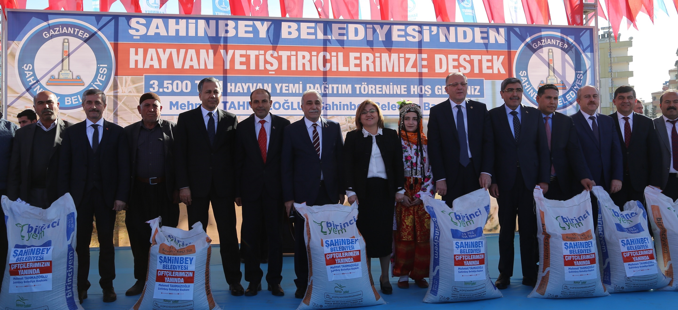 Hayvan Yeti�tiricilerine 3.500 Ton Yem Deste�i