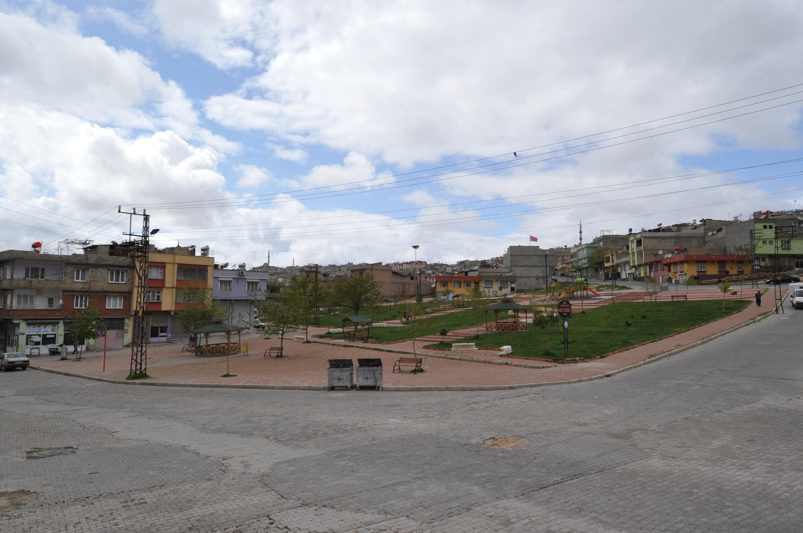 �ehit J.Uzm. Sad�k Yeniekinci Park�
