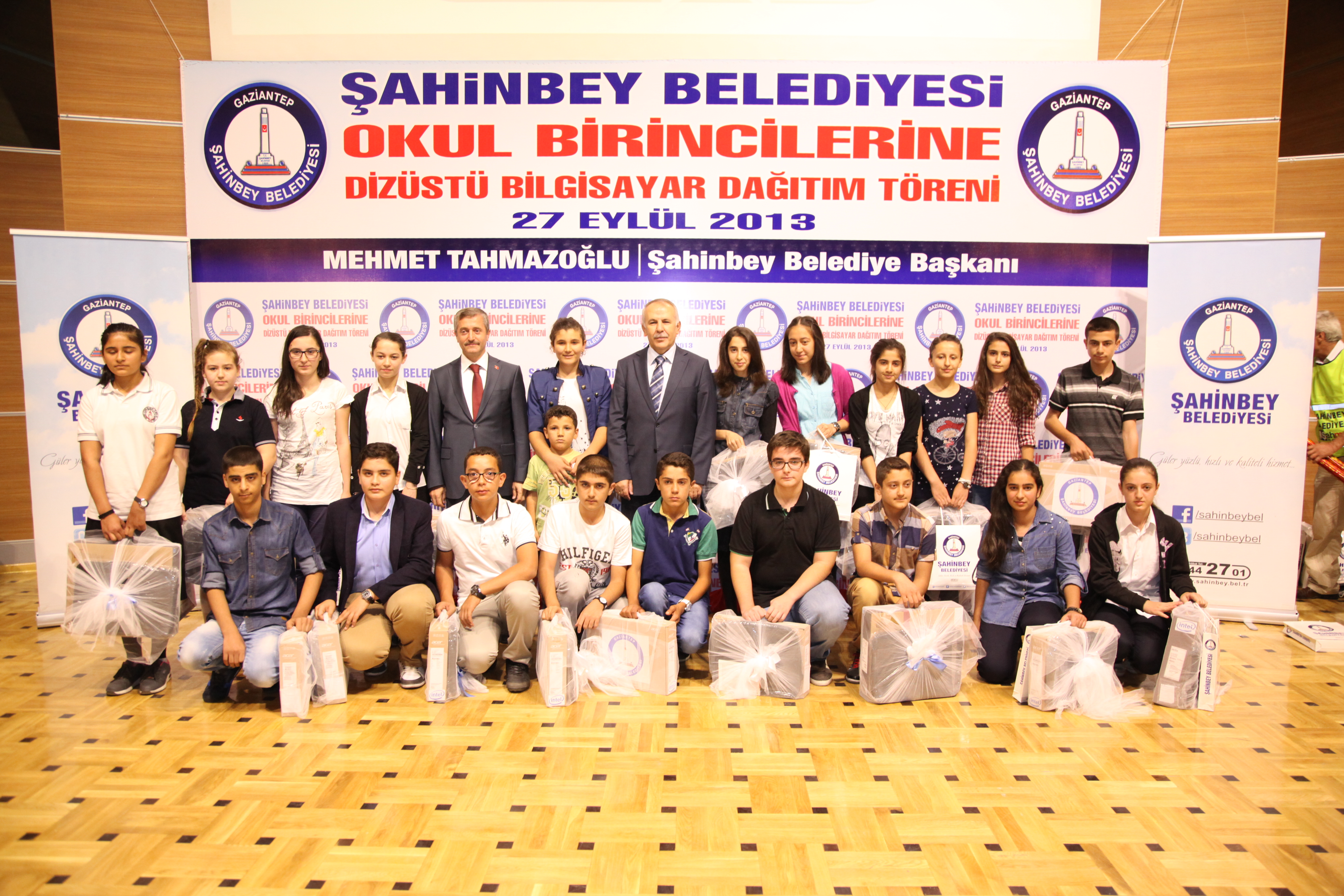 Okul Birincilerine Bilgisayar Da��t�m�