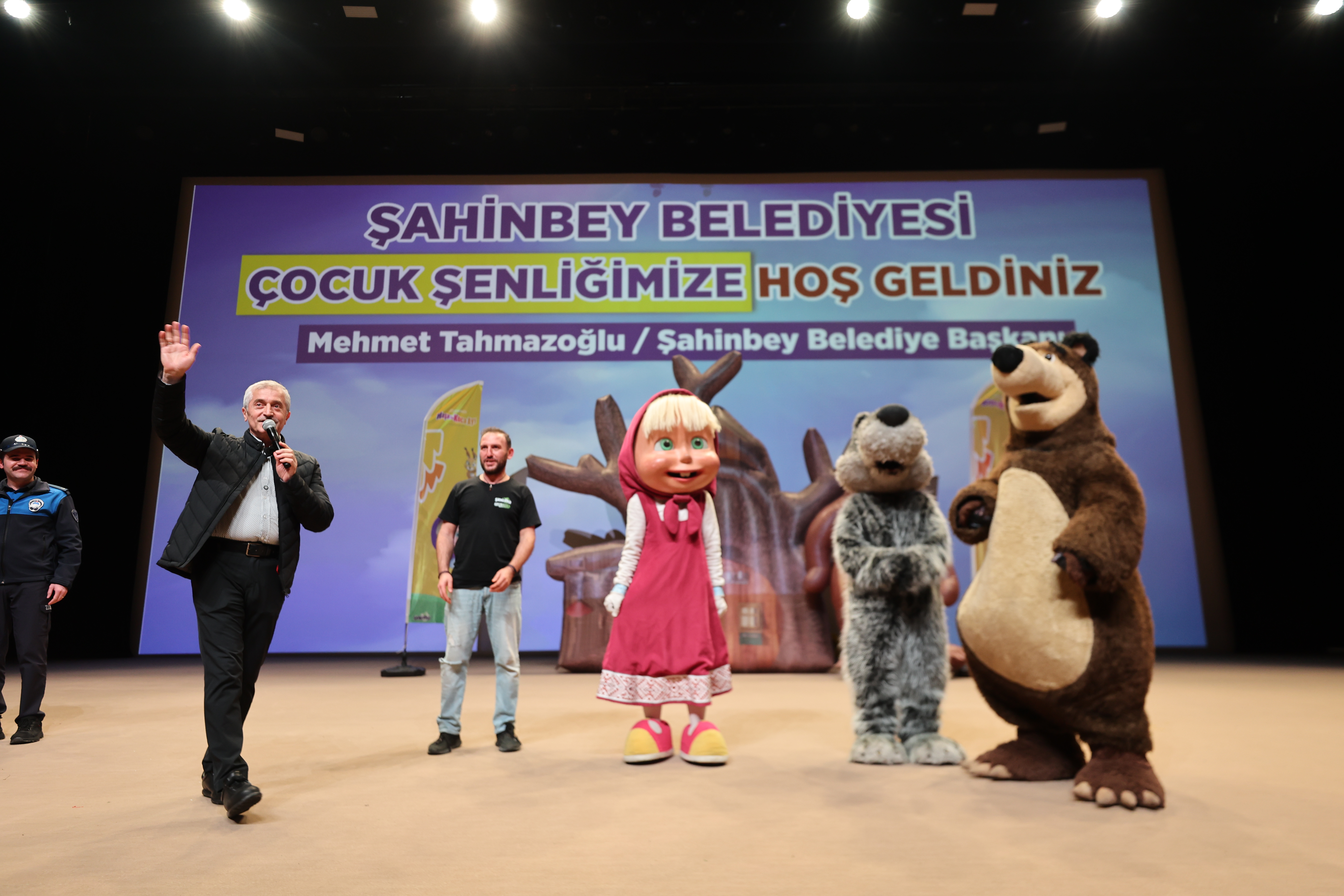 �ocuk �enli�i