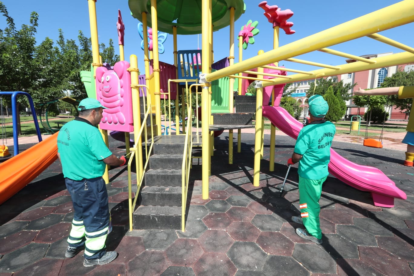 Parklar�m�zda Bulunan Oyun Gruplar�, Kondisyon Aletleri, Bank ve Kilit Ta�� Tamiratlar�